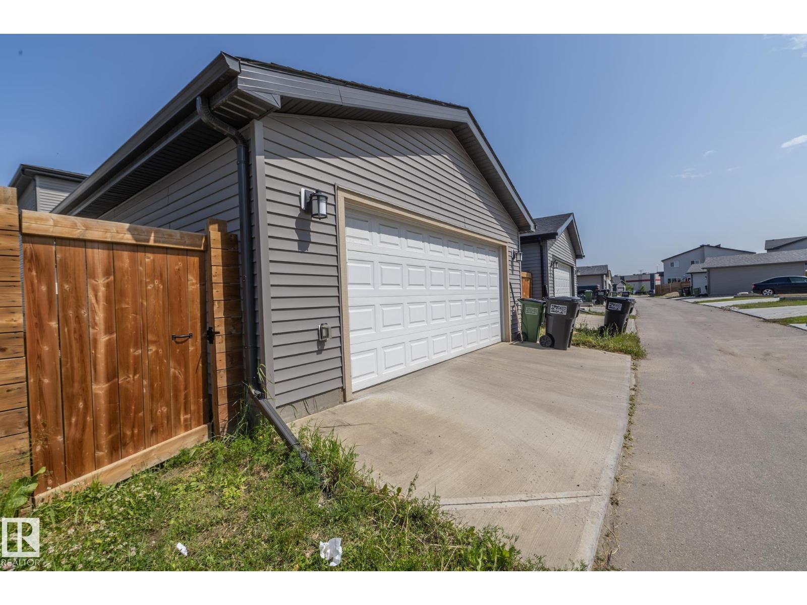 Photo 64 of 197 Charlesworth Dr Sw, Edmonton AB
