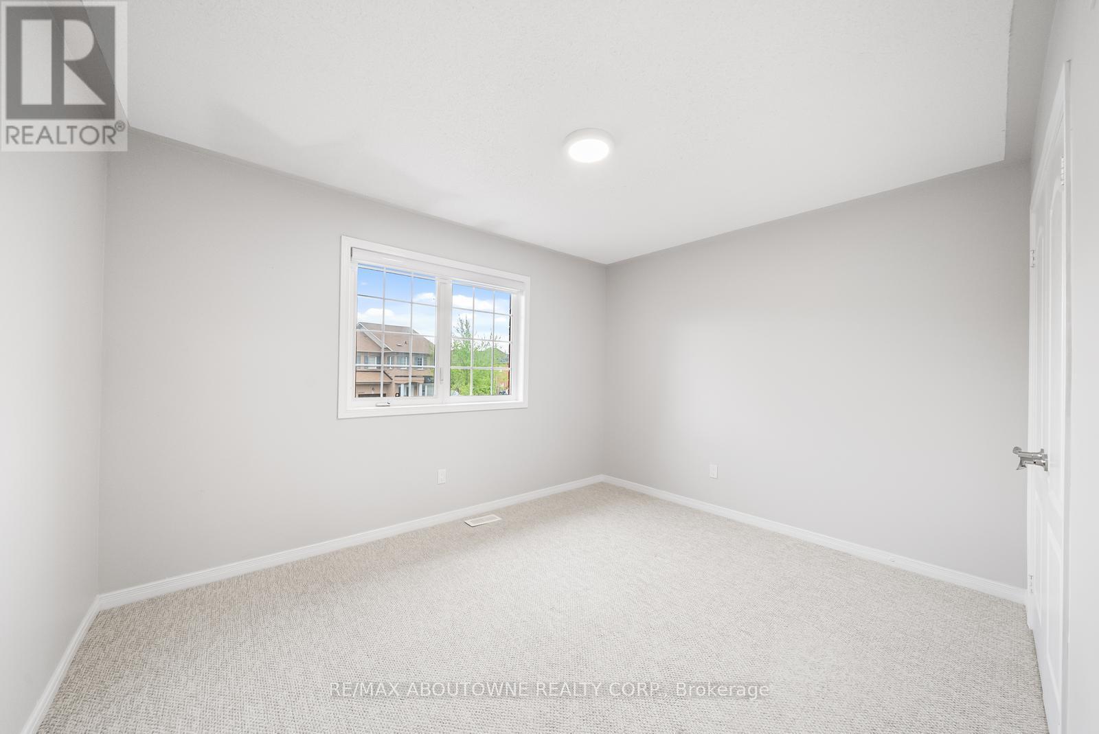 Photo 29 of 71 Cobblehill Crescent, Brampton ON