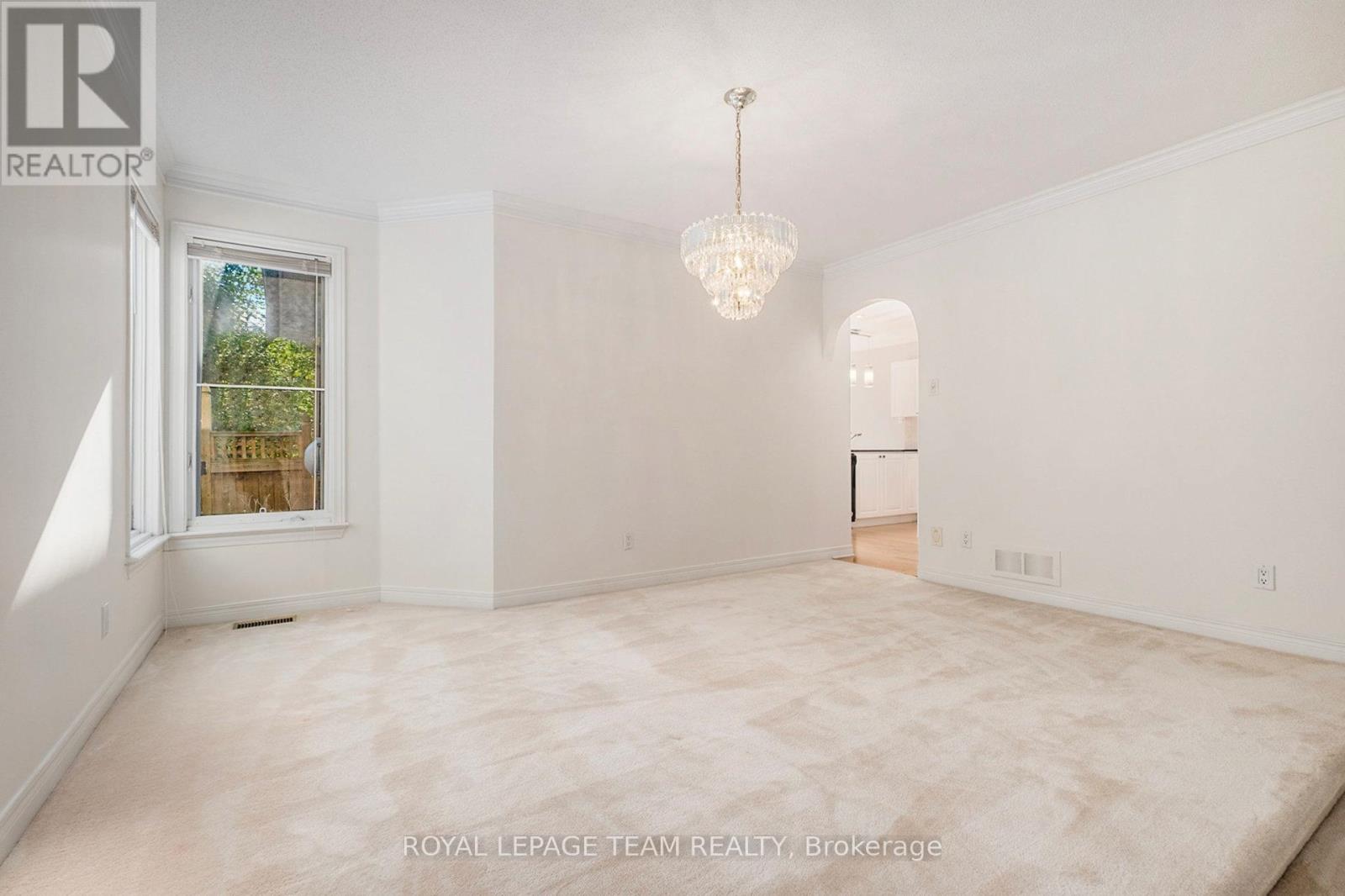 Photo 11 of 239 Markland Crescent, Ottawa ON
