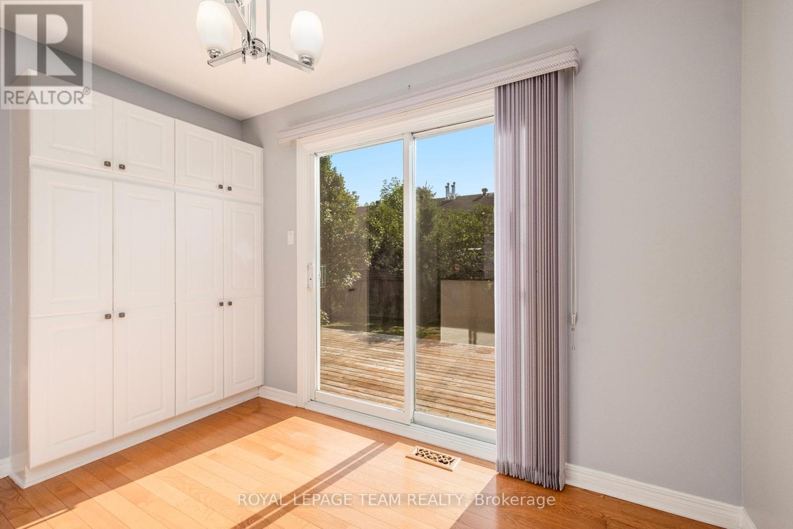 Photo 17 of 239 Markland Crescent, Ottawa ON