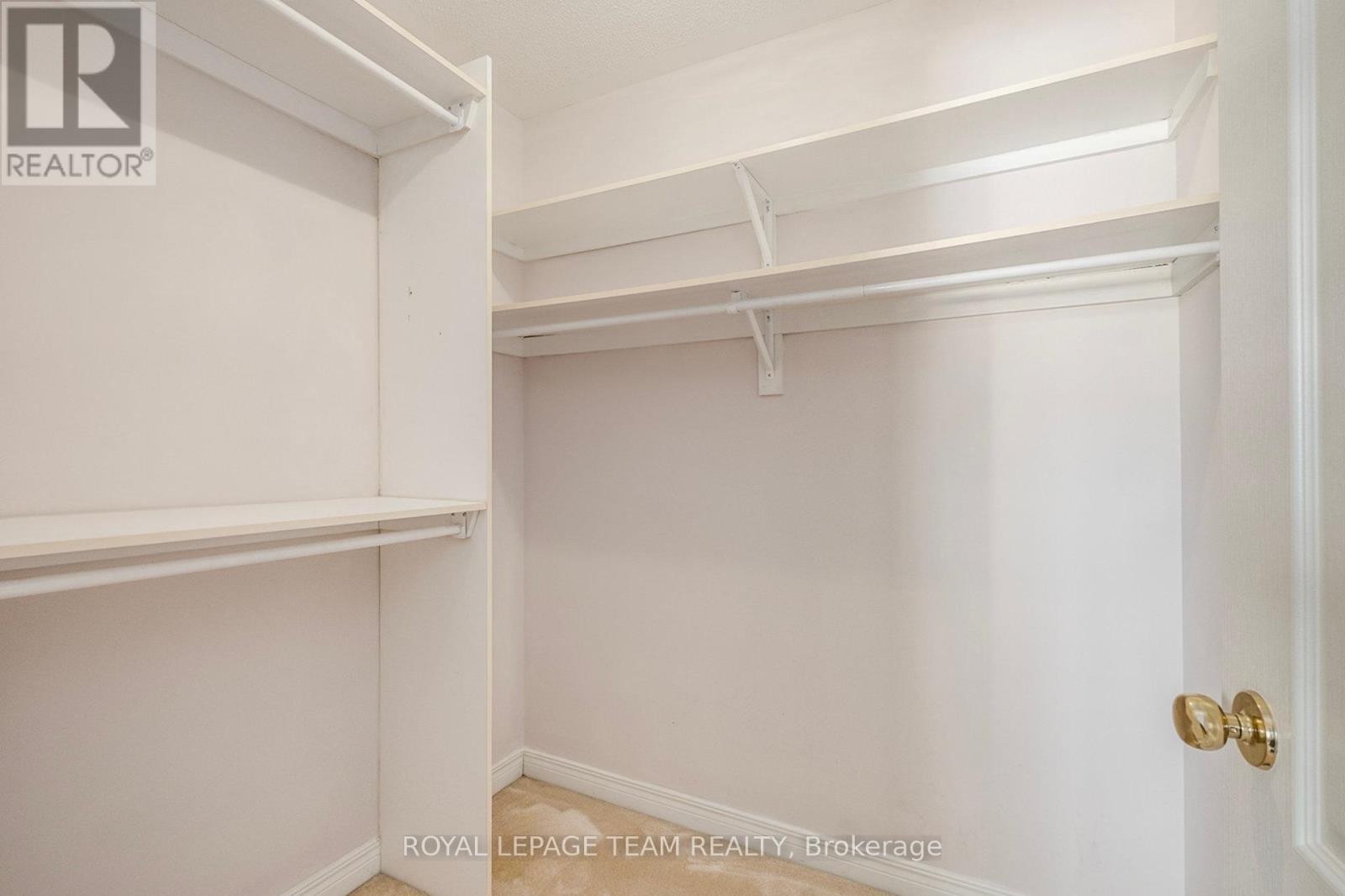 Photo 24 of 239 Markland Crescent, Ottawa ON
