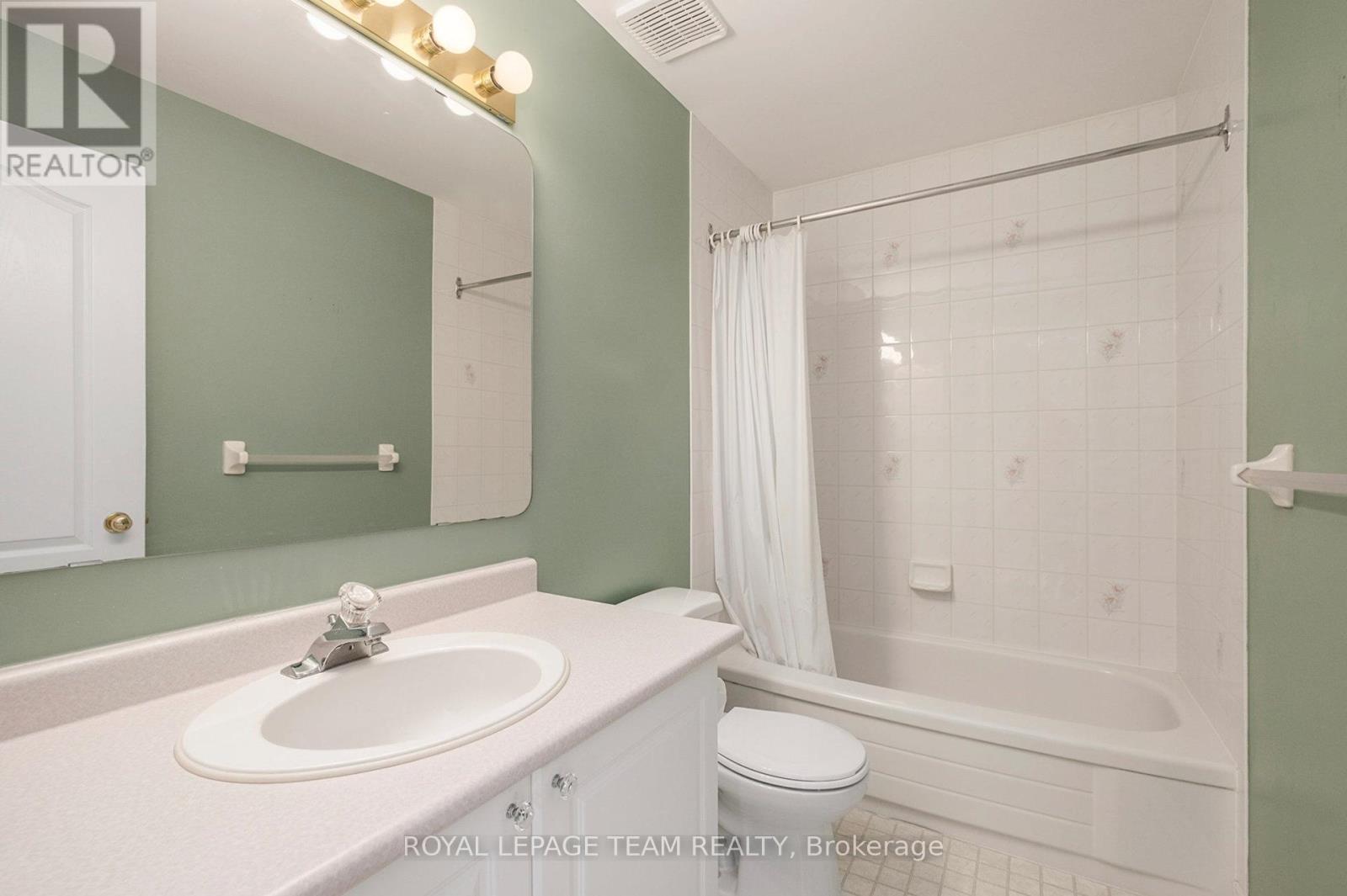 Photo 29 of 239 Markland Crescent, Ottawa ON