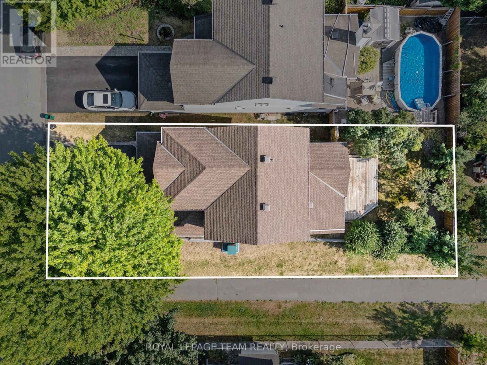 Photo 32 of 239 Markland Crescent, Ottawa ON