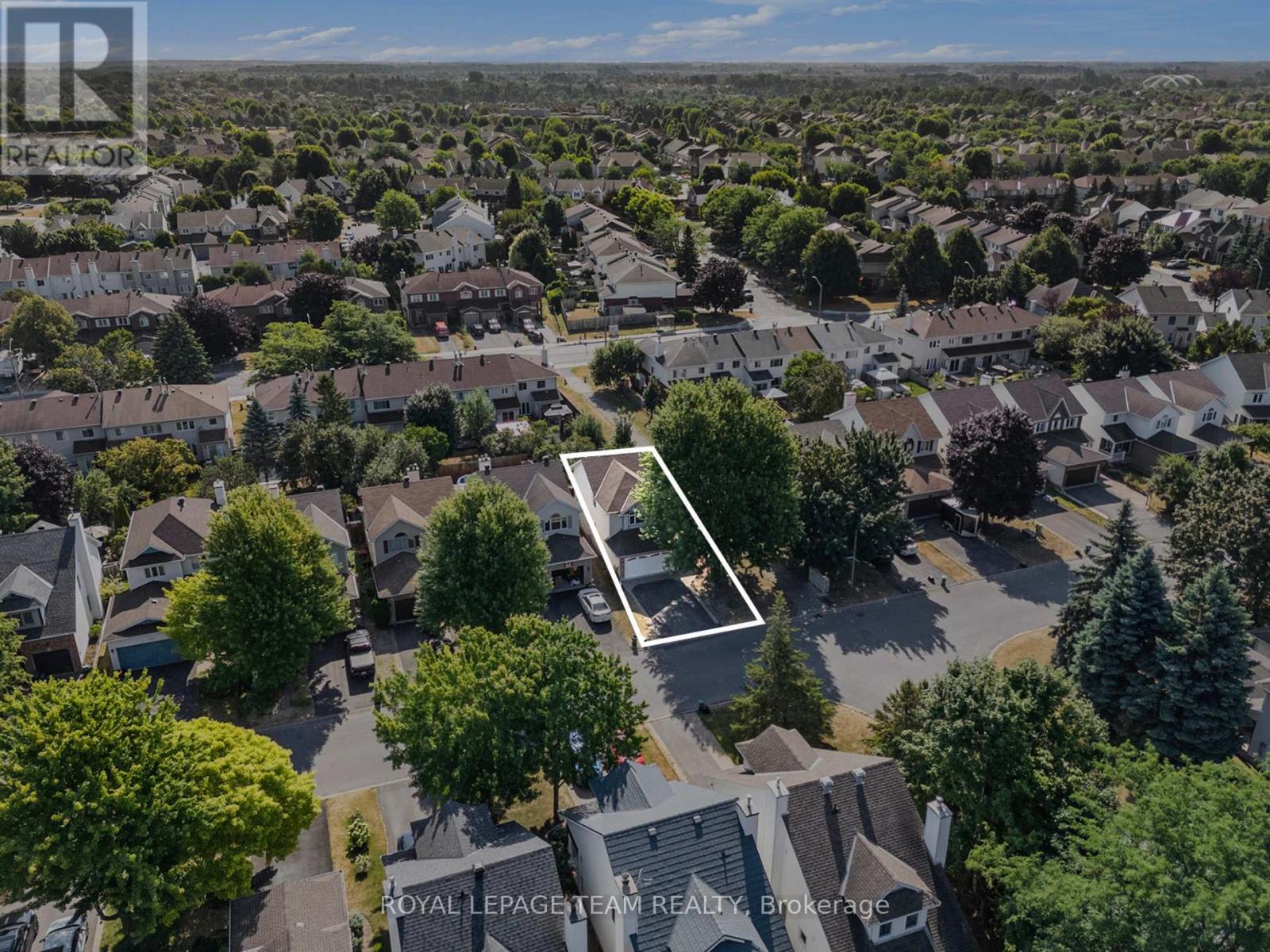Photo 34 of 239 Markland Crescent, Ottawa ON