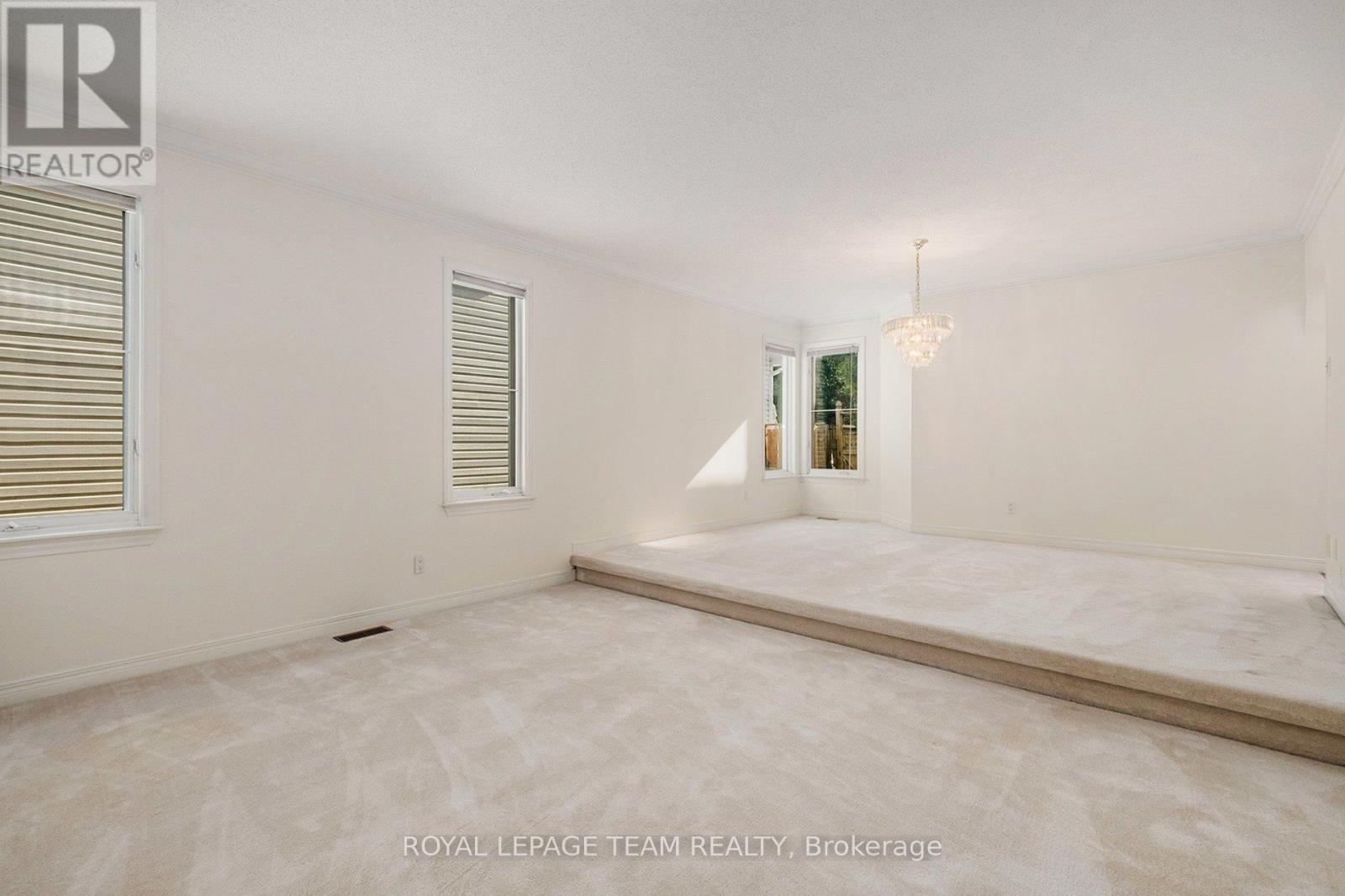 Photo 8 of 239 Markland Crescent, Ottawa ON