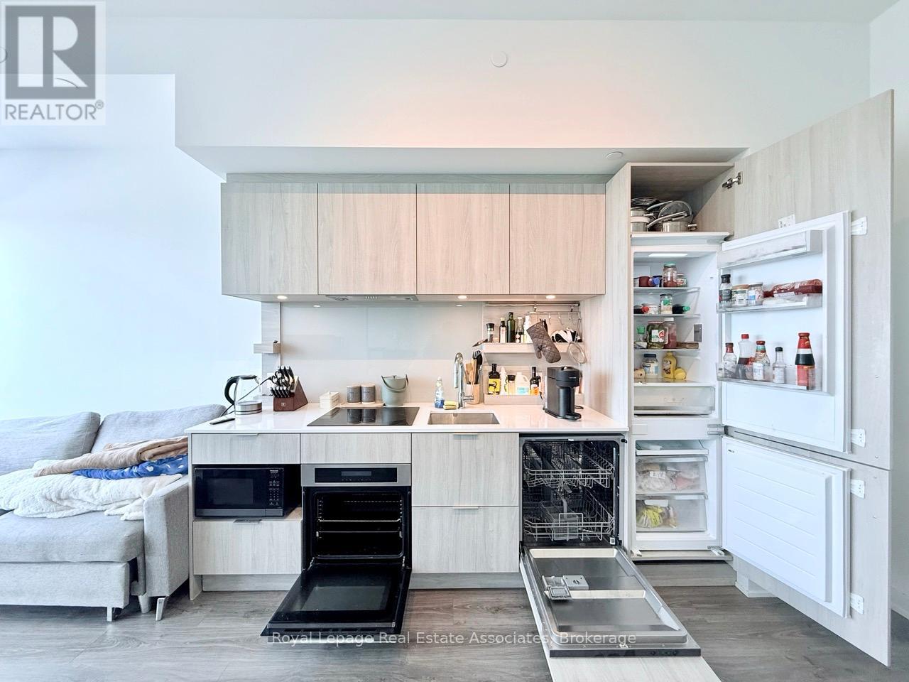 Photo 4 of 1406 28 Ann Street, Mississauga ON