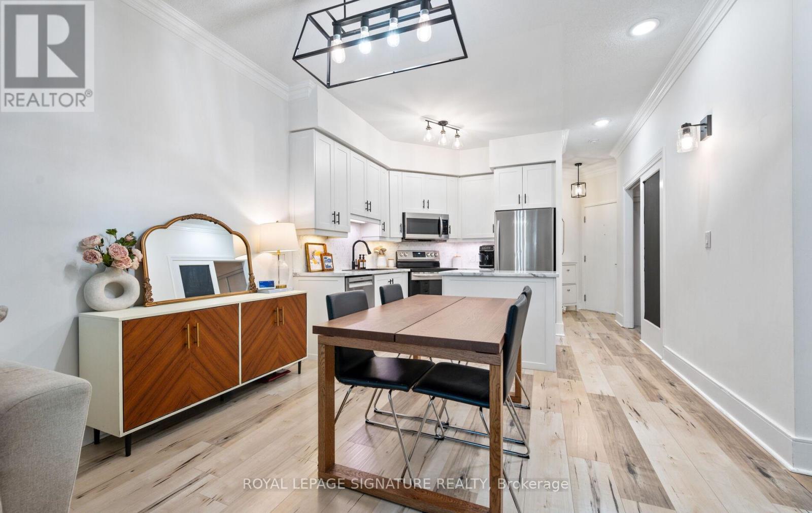Photo 18 of 104 80 Absolute Avenue, Mississauga ON
