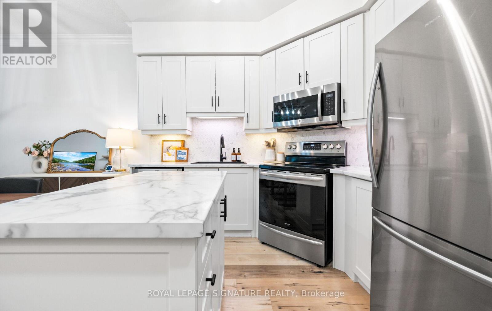 Photo 46 of 104 80 Absolute Avenue, Mississauga ON