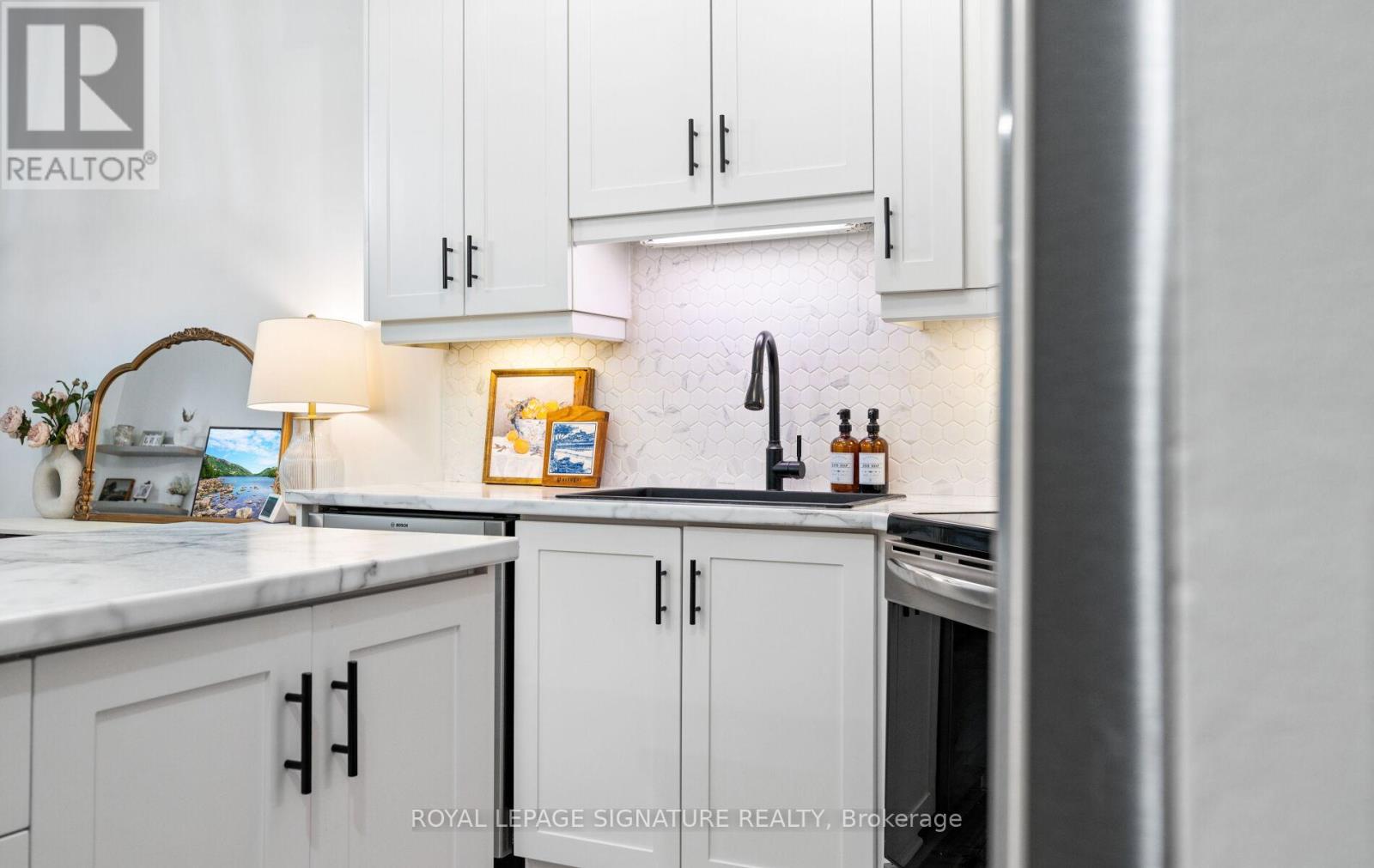 Photo 7 of 104 80 Absolute Avenue, Mississauga ON