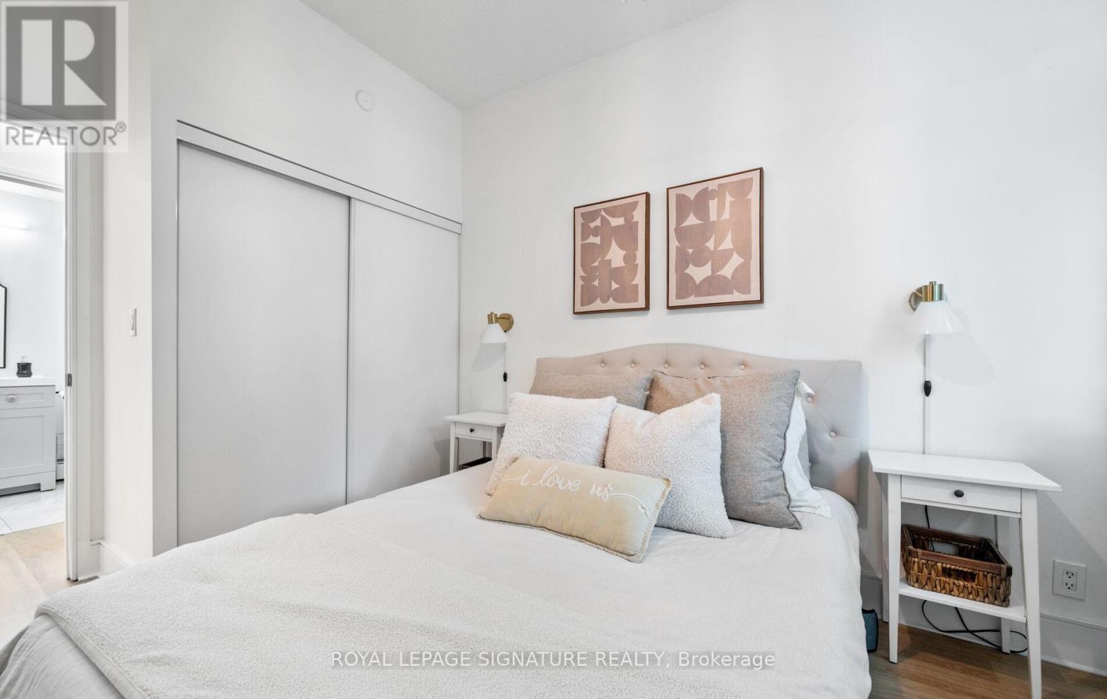 Photo 8 of 104 80 Absolute Avenue, Mississauga ON