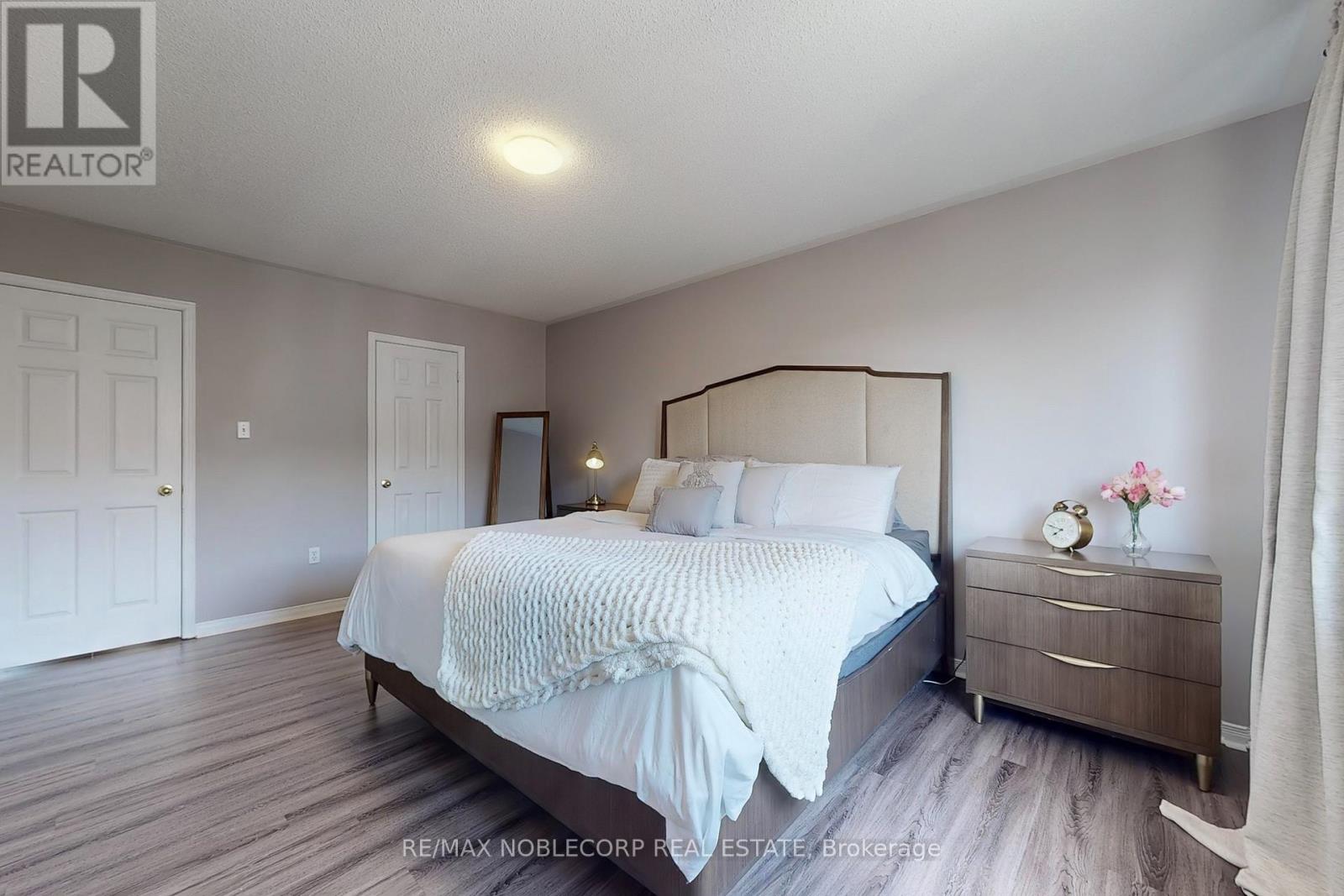 Photo 19 of 130 Rockgarden Trail, Brampton ON