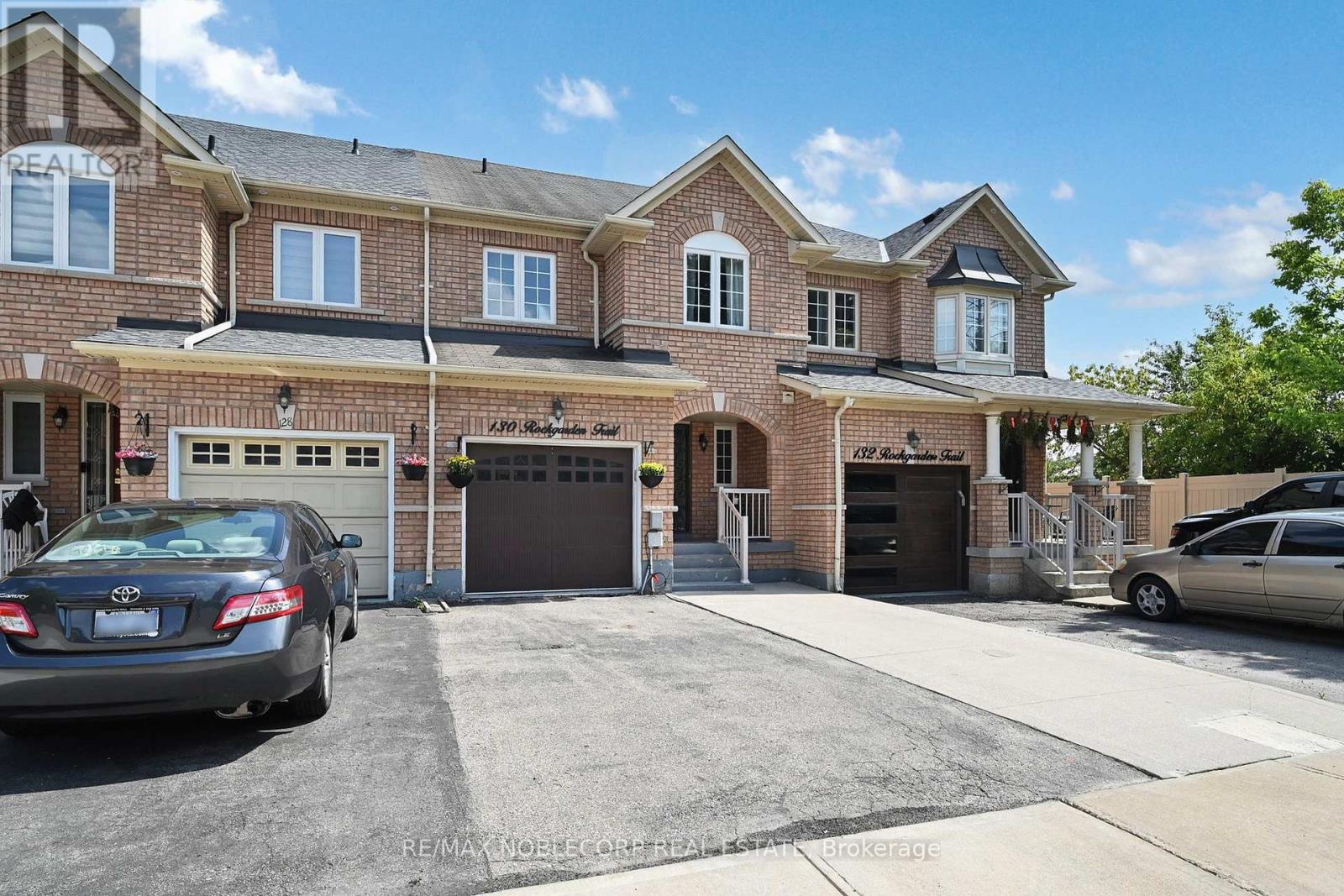 Photo 2 of 130 Rockgarden Trail, Brampton ON