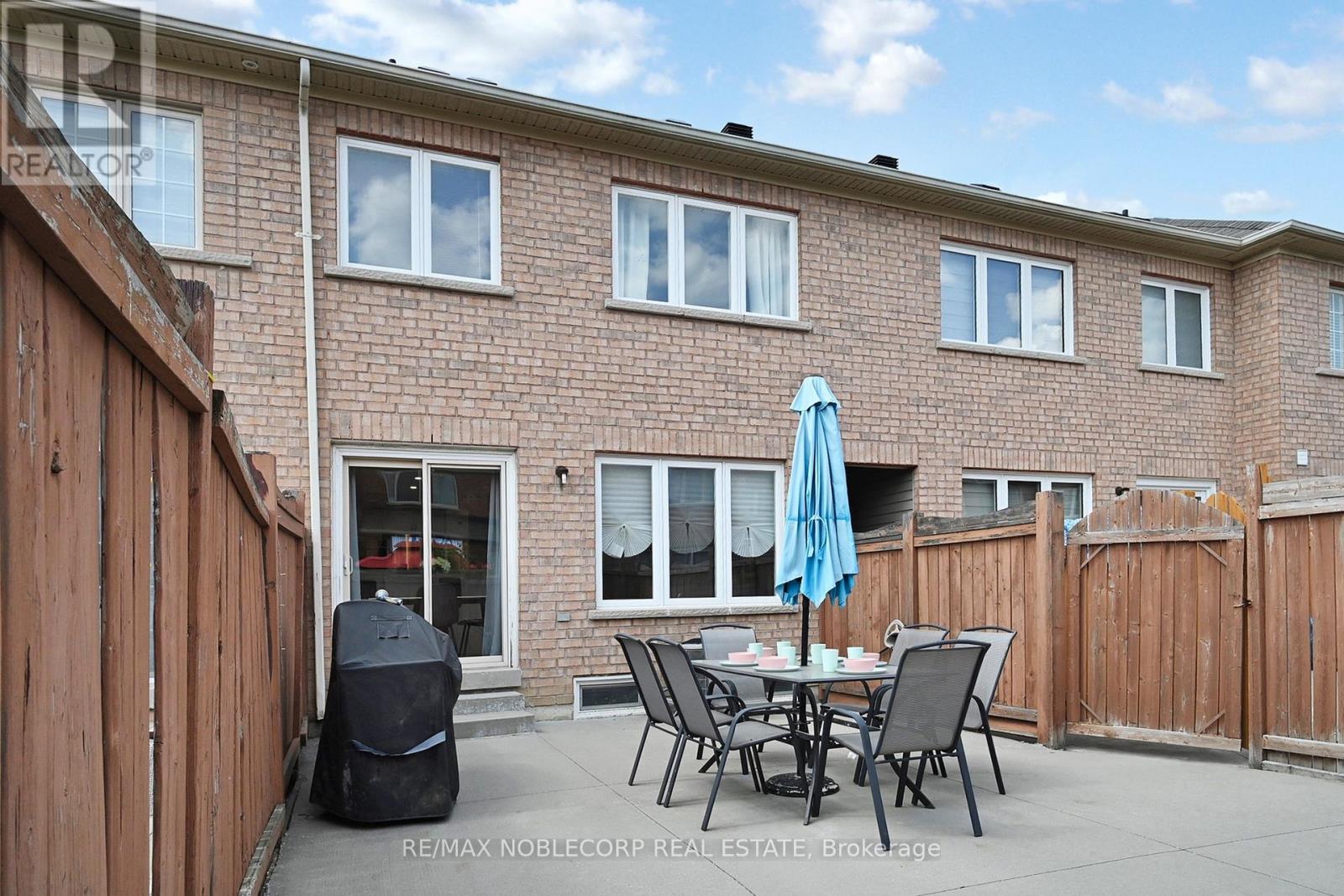 Photo 44 of 130 Rockgarden Trail, Brampton ON
