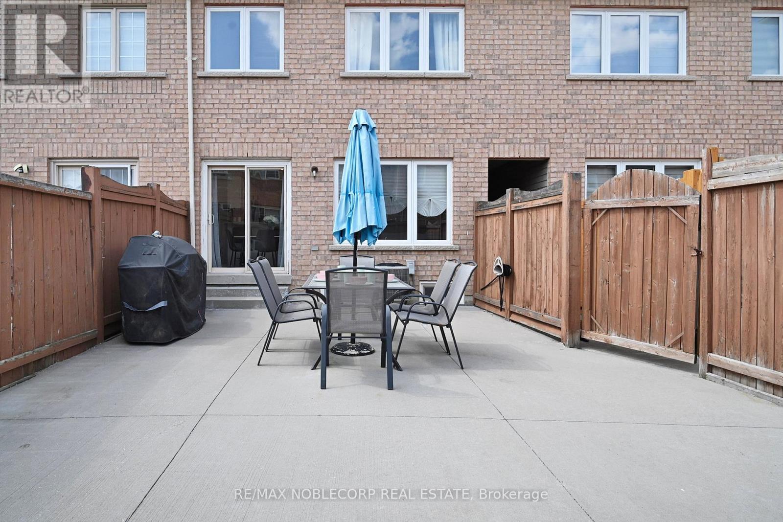 Photo 45 of 130 Rockgarden Trail, Brampton ON