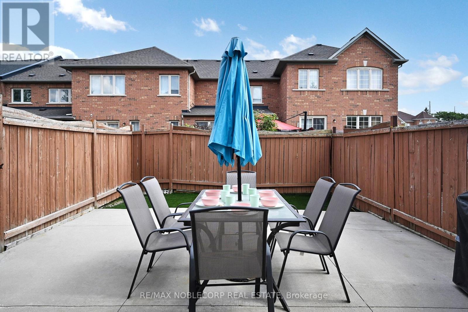 Photo 47 of 130 Rockgarden Trail, Brampton ON