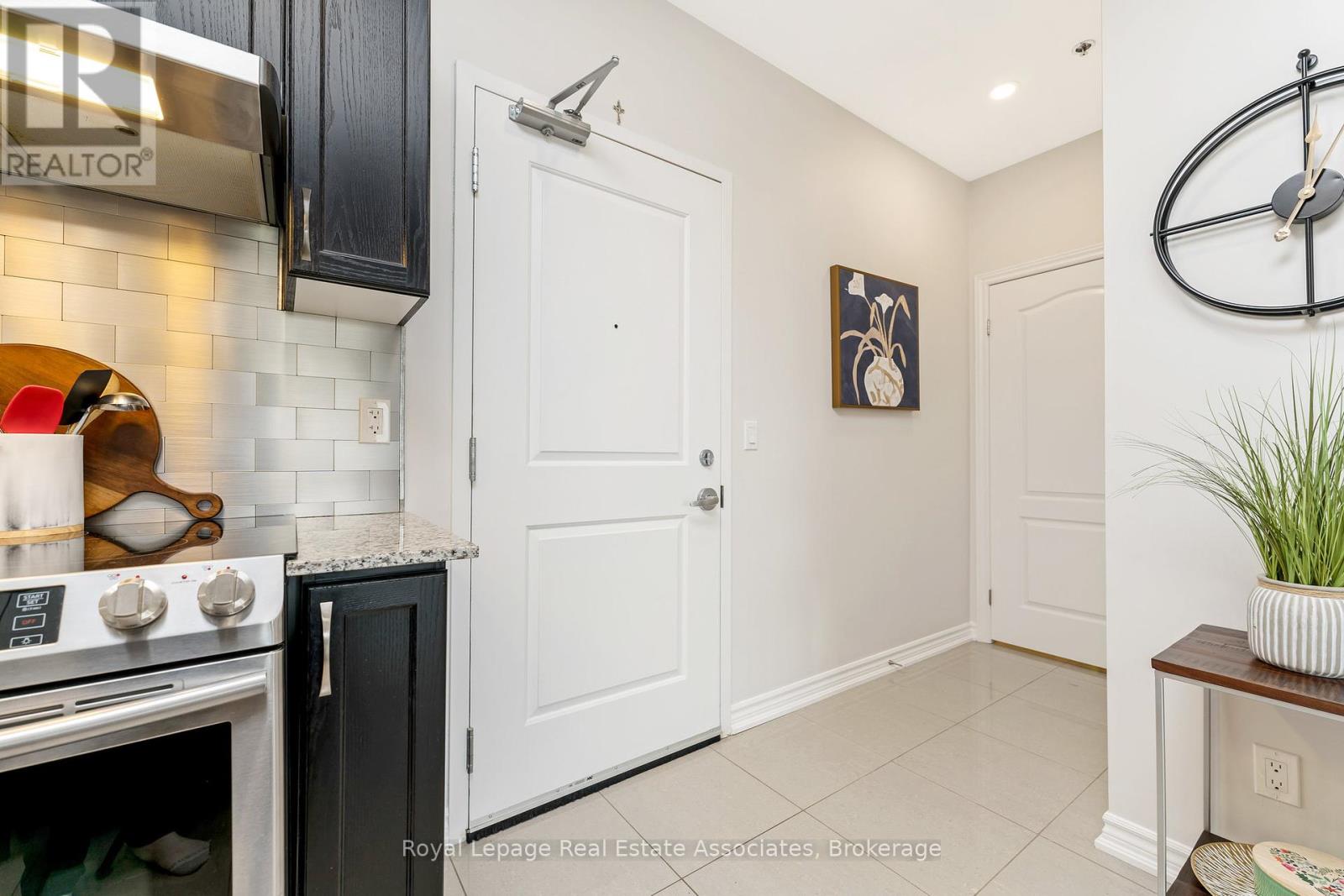 Photo 13 of 304 1370 Costigan Road, Milton ON