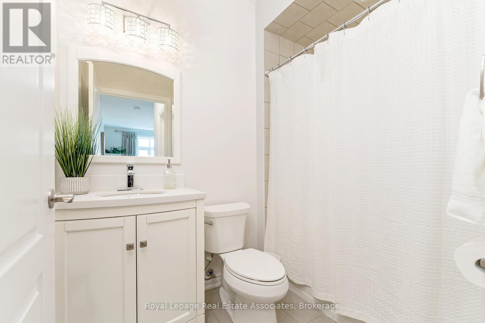 Photo 35 of 304 1370 Costigan Road, Milton ON
