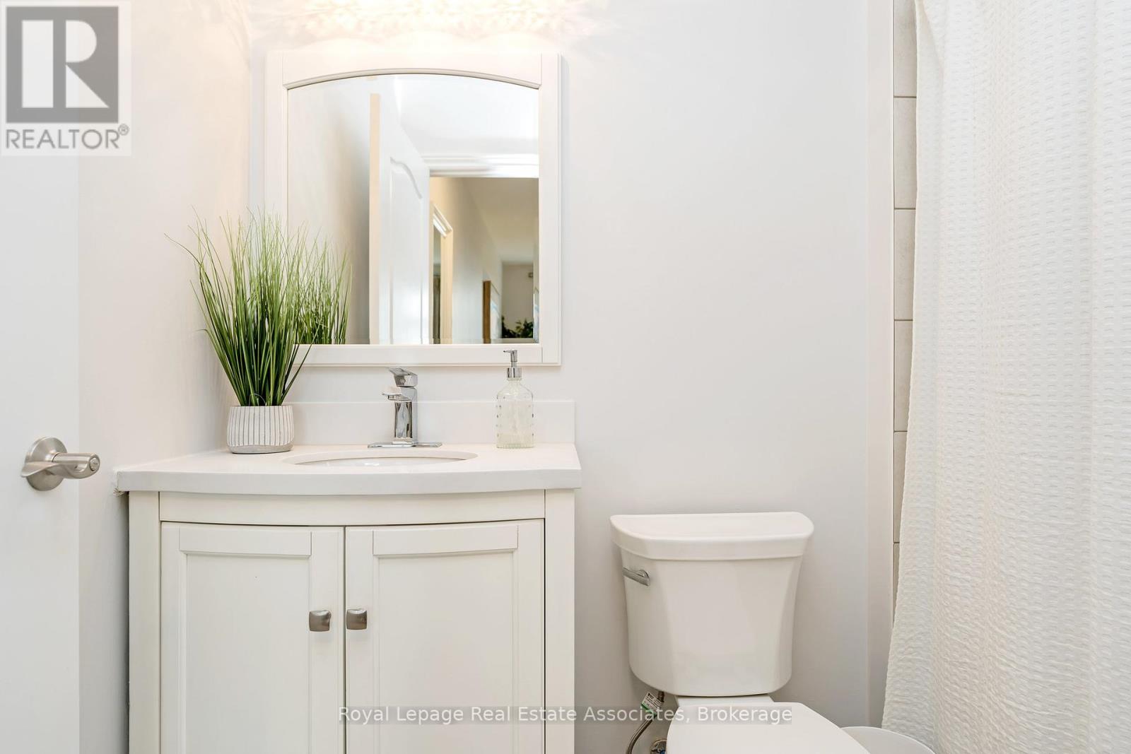 Photo 36 of 304 1370 Costigan Road, Milton ON
