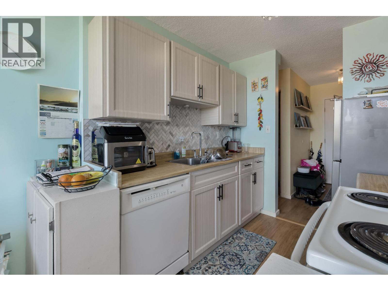 Photo 5 of 1003 740 Hamilton Street, New Westminster BC