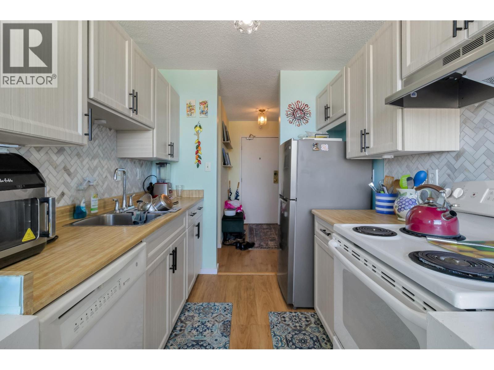 Photo 10 of 1003 740 Hamilton Street, New Westminster BC