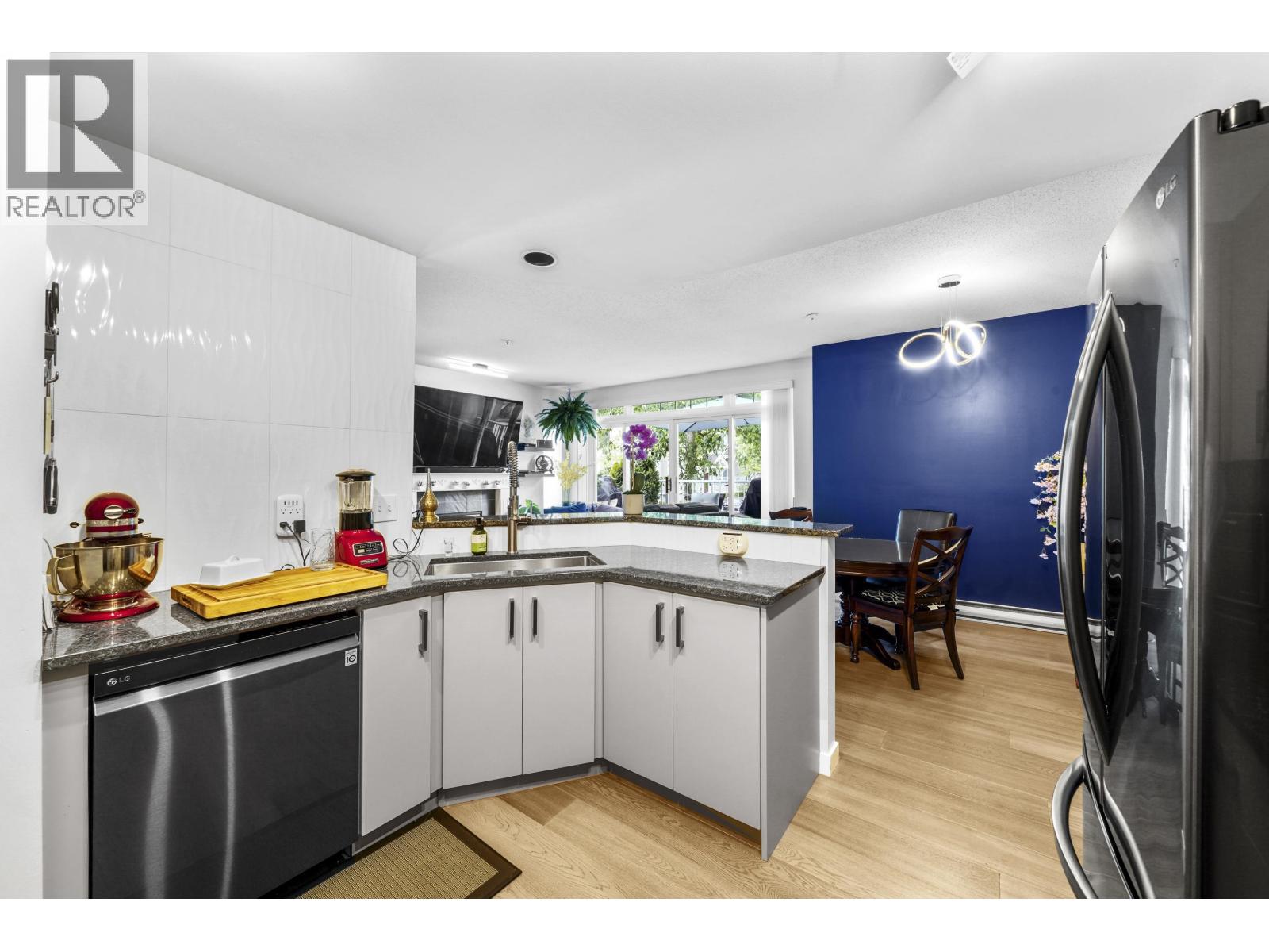 Photo 14 of 66 2422 Hawthorne Avenue, Port Coquitlam BC