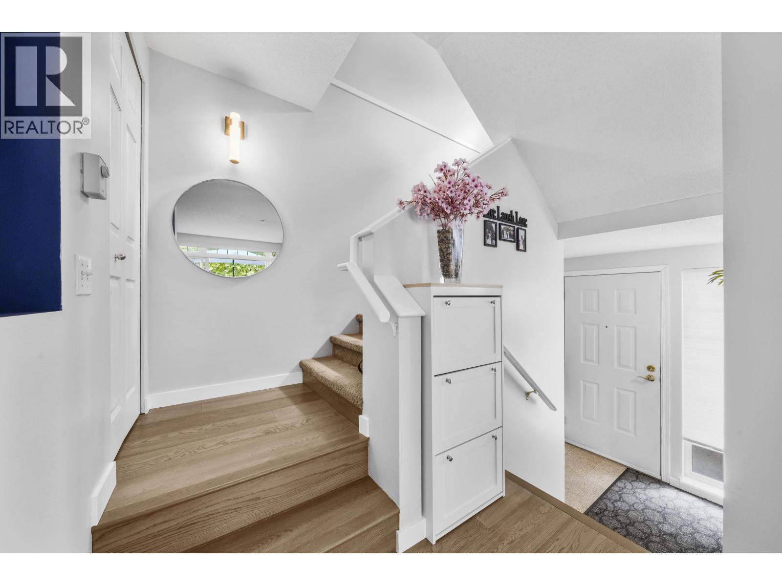Photo 2 of 66 2422 Hawthorne Avenue, Port Coquitlam BC