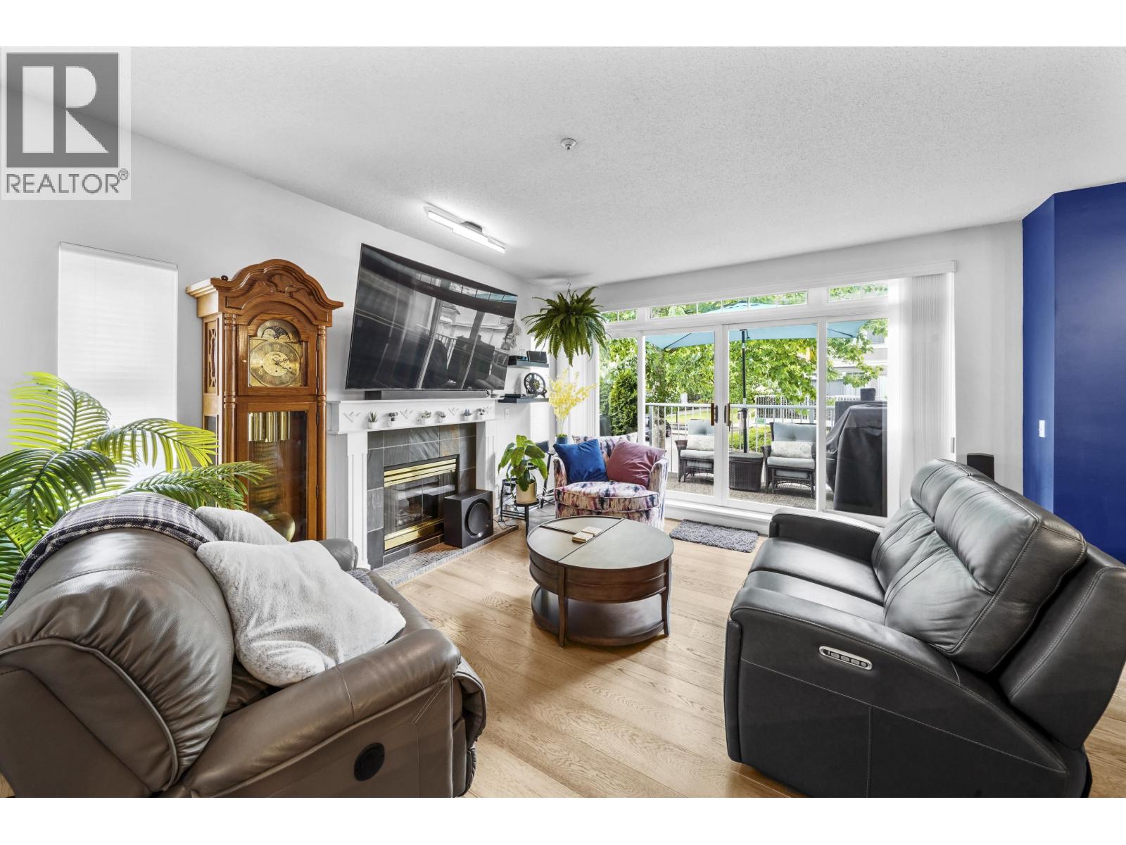Photo 23 of 66 2422 Hawthorne Avenue, Port Coquitlam BC