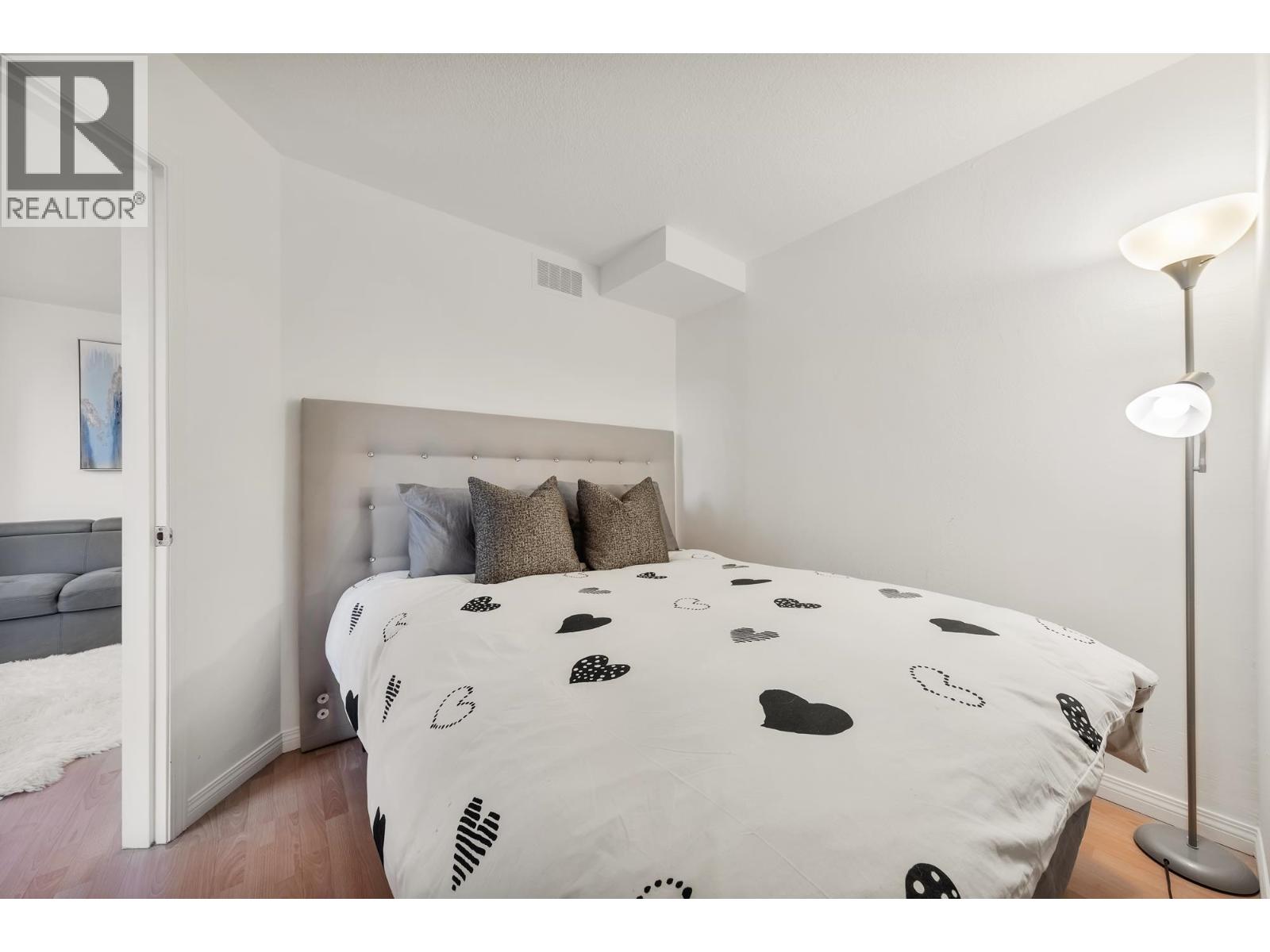 Photo 11 of 209 1330 Burrard Street, Vancouver BC