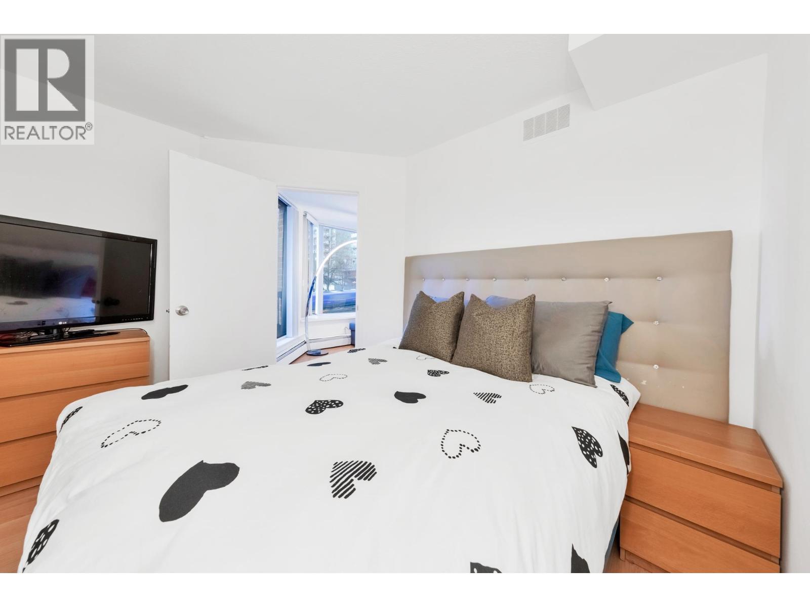 Photo 24 of 209 1330 Burrard Street, Vancouver BC