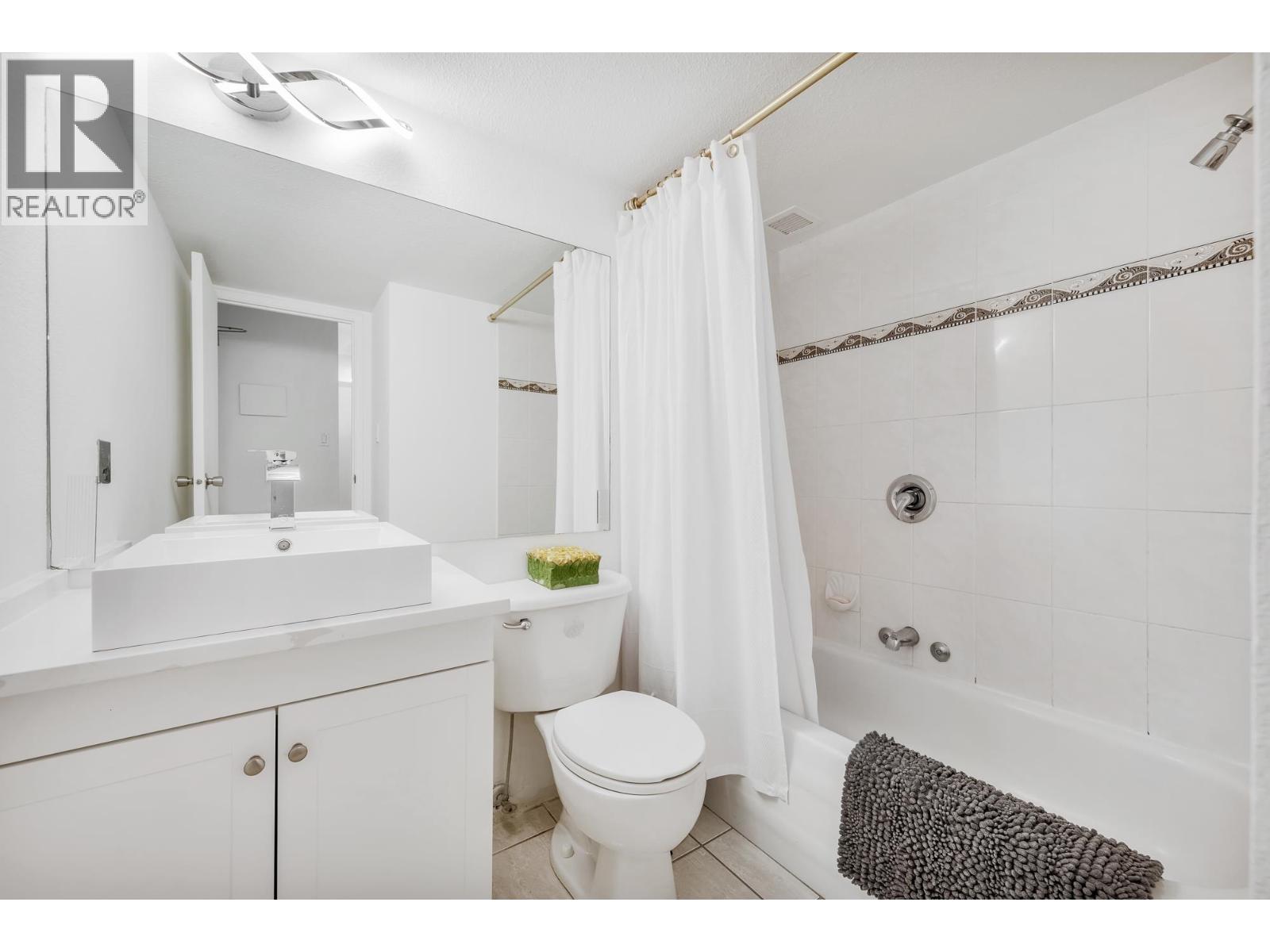 Photo 13 of 209 1330 Burrard Street, Vancouver BC