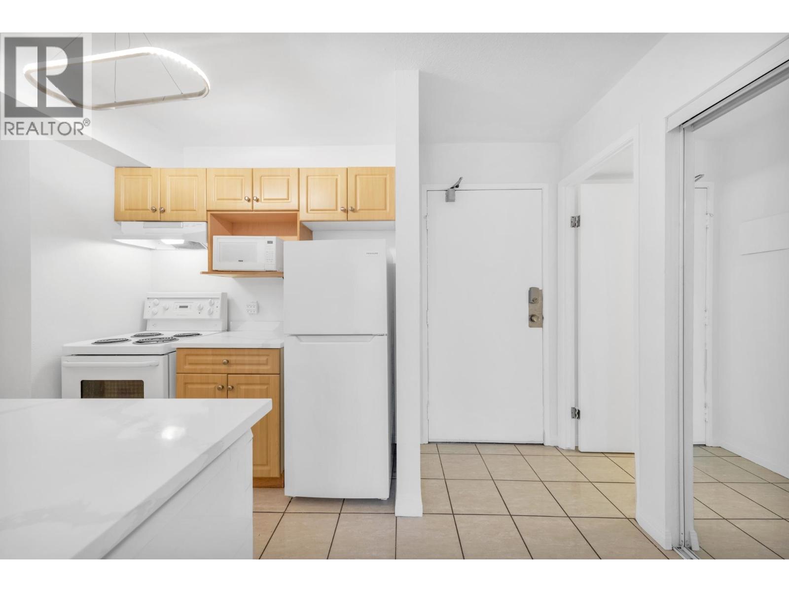 Photo 17 of 209 1330 Burrard Street, Vancouver BC