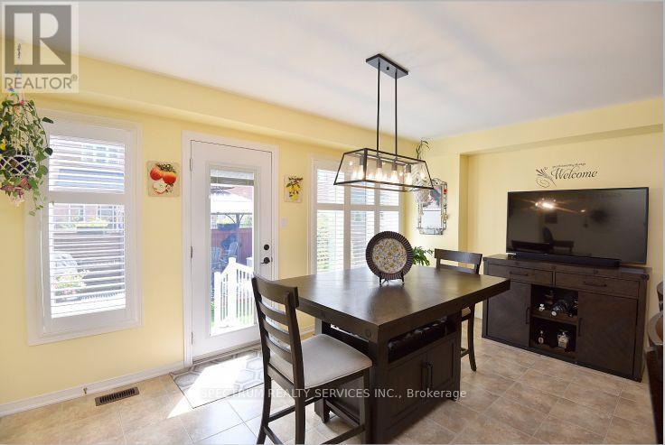 Photo 3 of 56 Mcknight Avenue, Hamilton ON