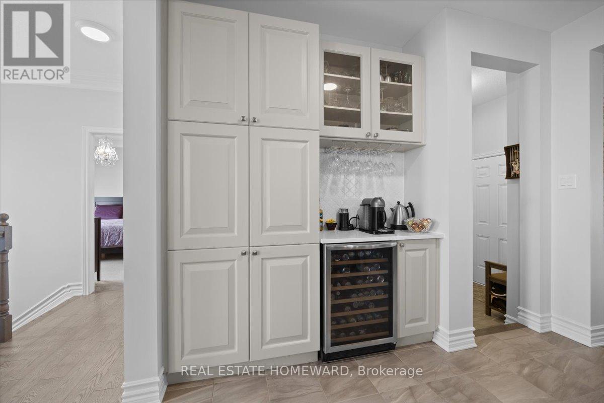 Photo 10 of 207 Cranesbill Road, Ottawa ON