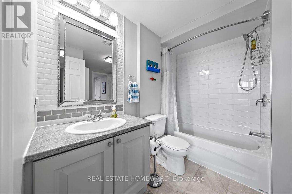 Photo 11 of 207 Cranesbill Road, Ottawa ON