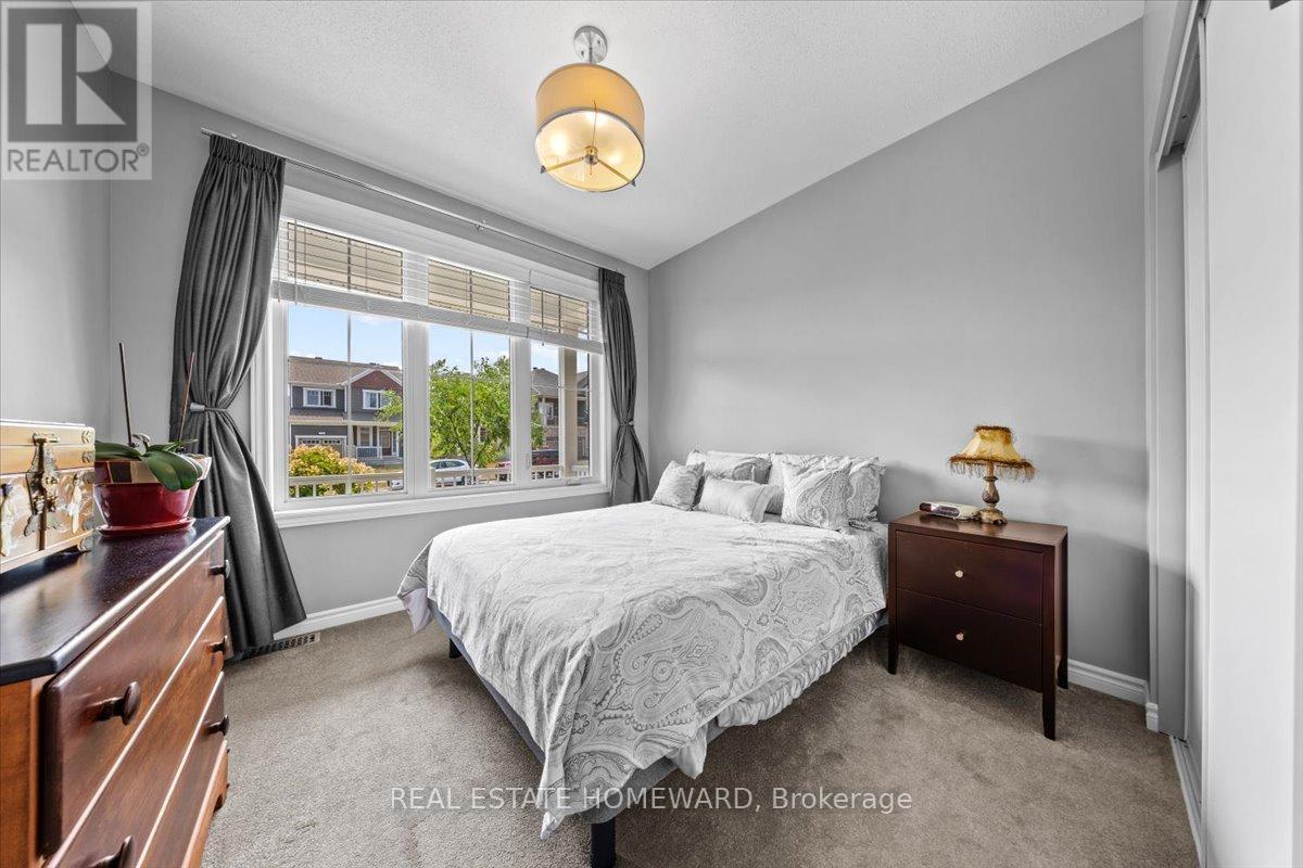 Photo 16 of 207 Cranesbill Road, Ottawa ON