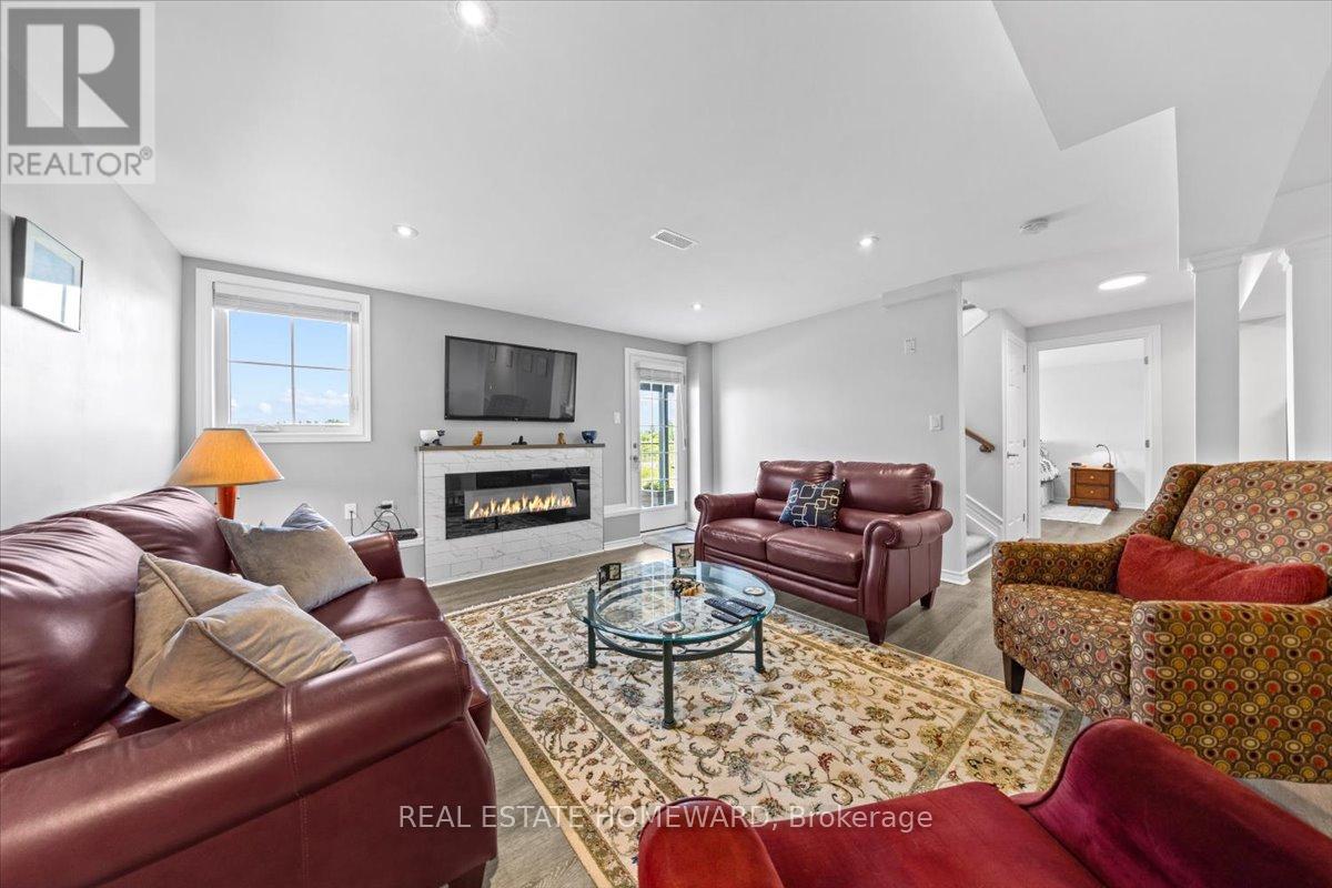 Photo 28 of 207 Cranesbill Road, Ottawa ON