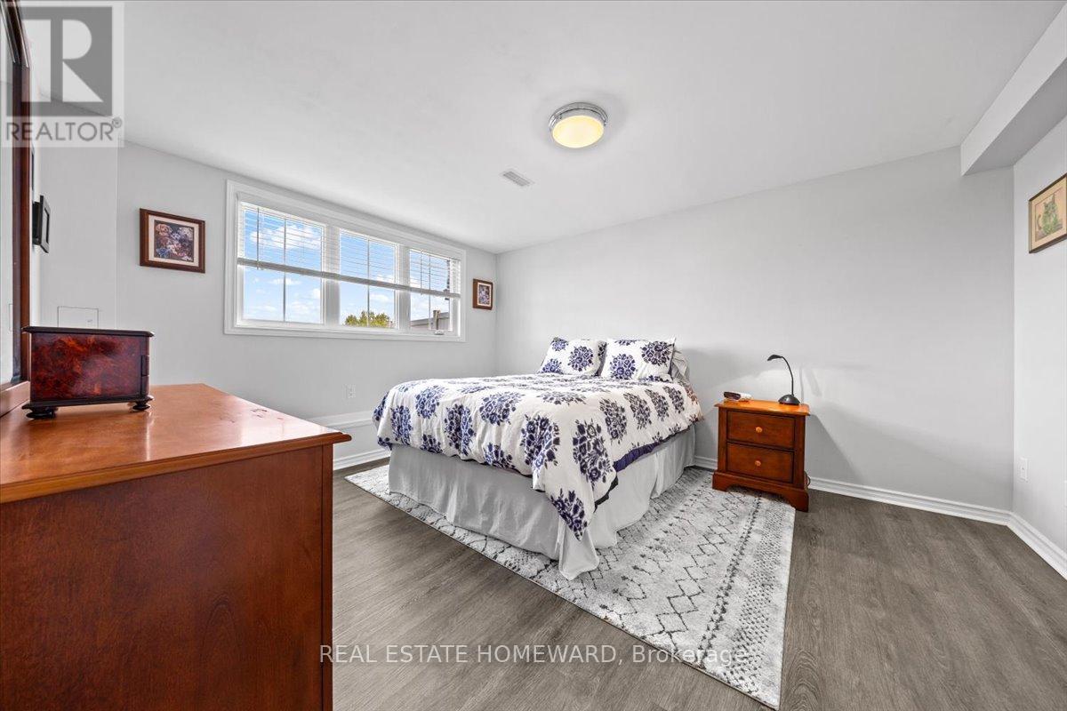 Photo 29 of 207 Cranesbill Road, Ottawa ON