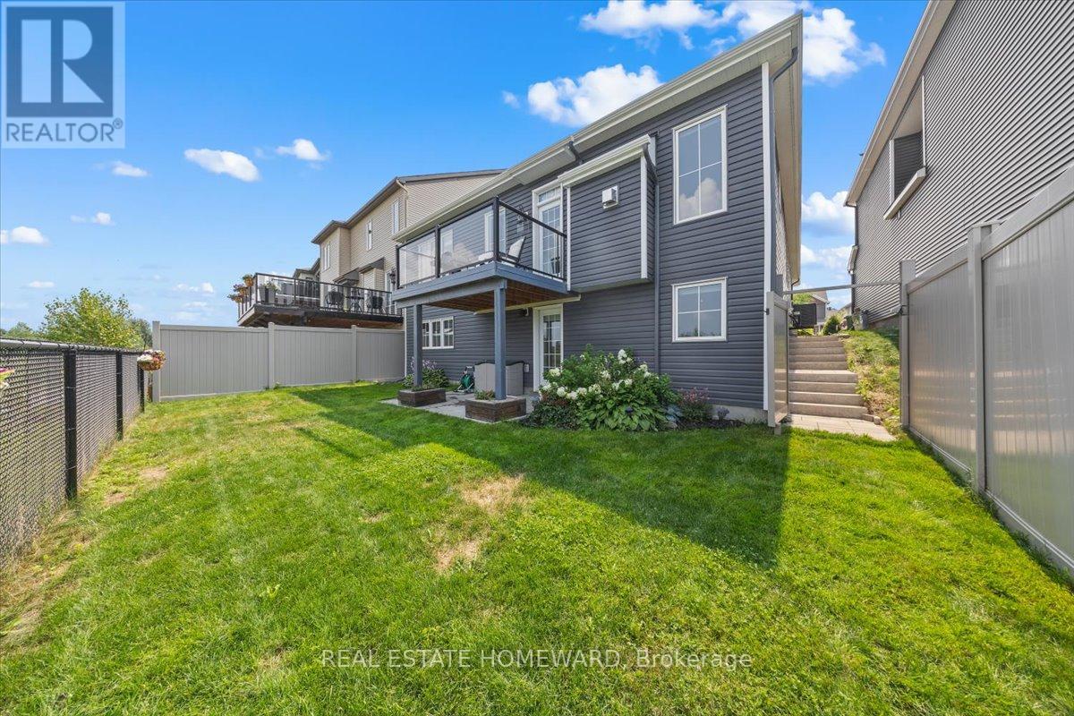 Photo 34 of 207 Cranesbill Road, Ottawa ON