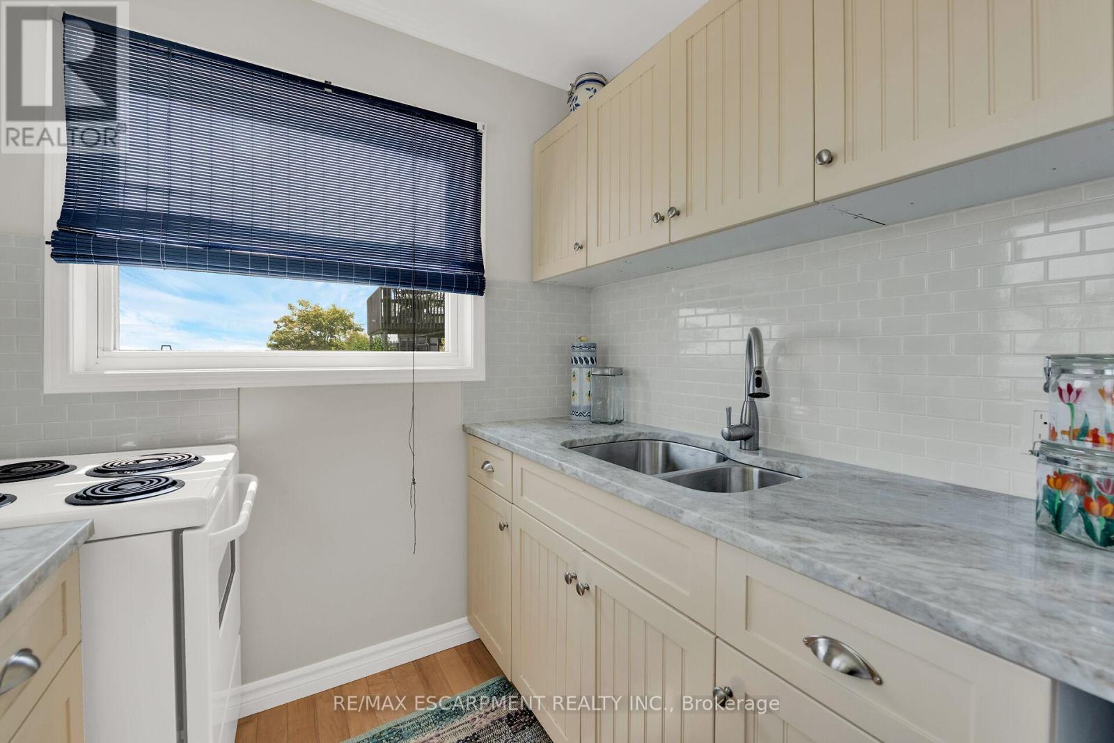 Photo 14 of 157 Lighthouse Drive, Haldimand ON