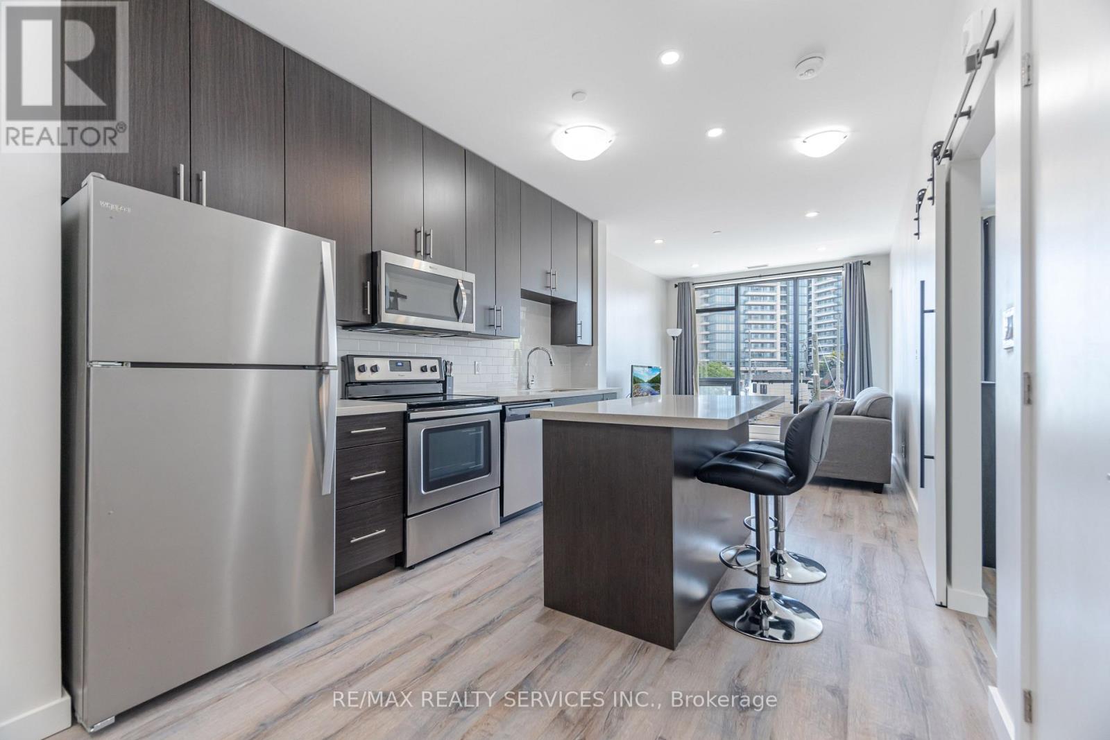 Photo 11 of 311 690 King Street W, Kitchener ON