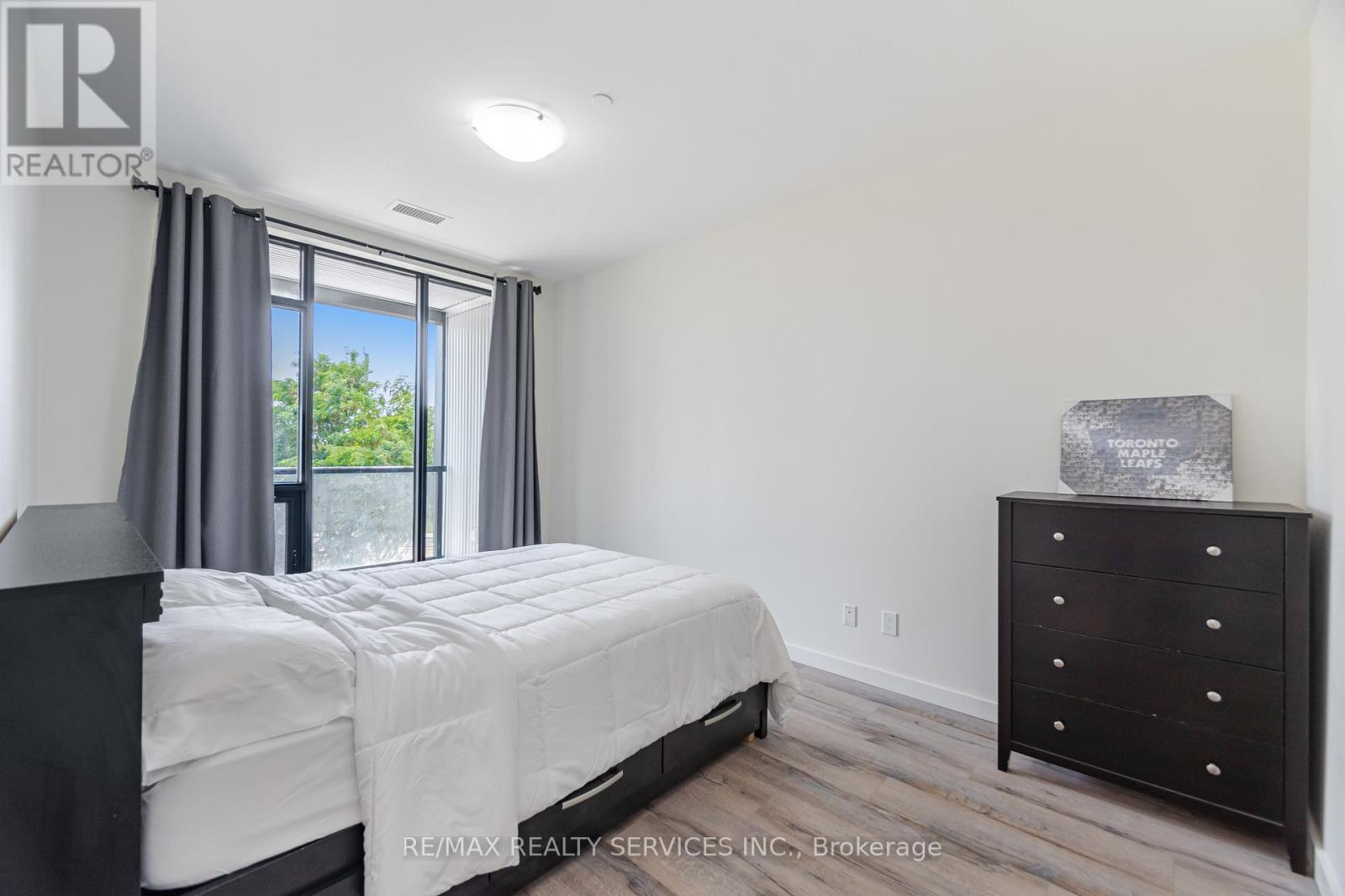 Photo 27 of 311 690 King Street W, Kitchener ON