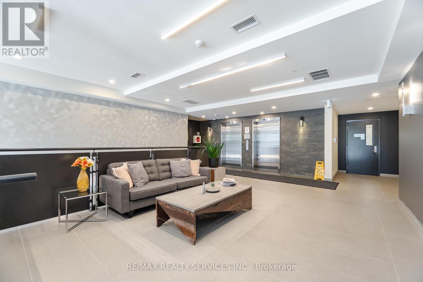 Photo 15 of 311 690 King Street W, Kitchener ON