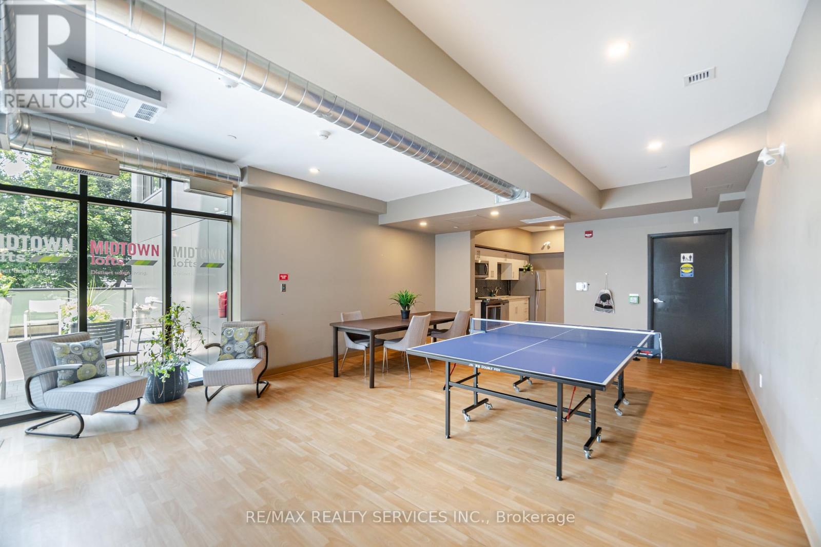 Photo 4 of 311 690 King Street W, Kitchener ON