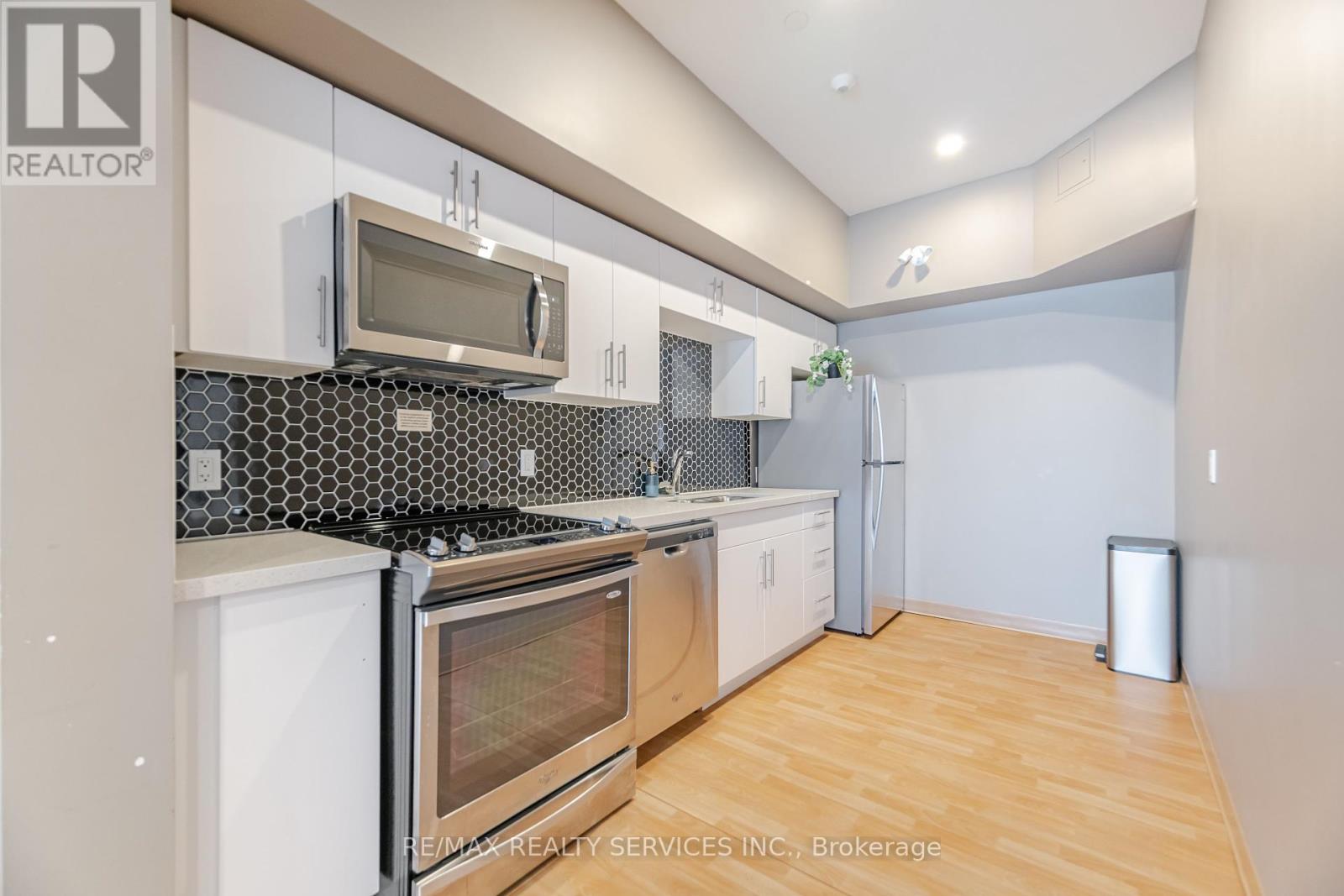 Photo 31 of 311 690 King Street W, Kitchener ON