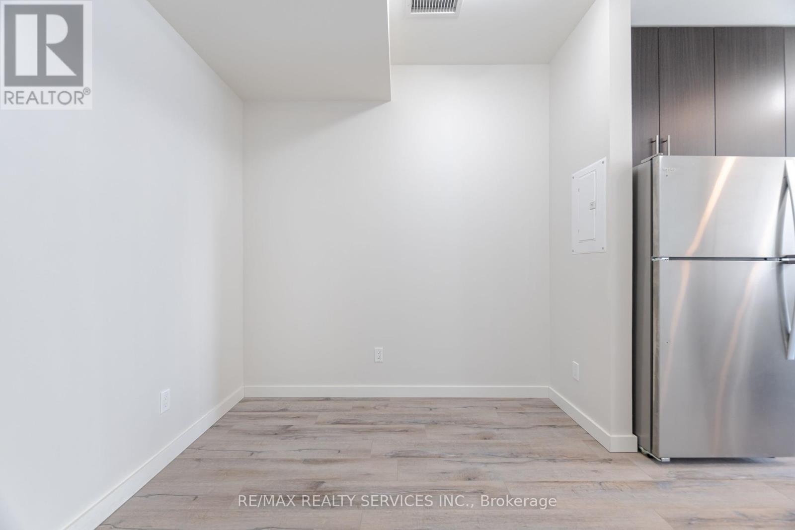 Photo 14 of 311 690 King Street W, Kitchener ON