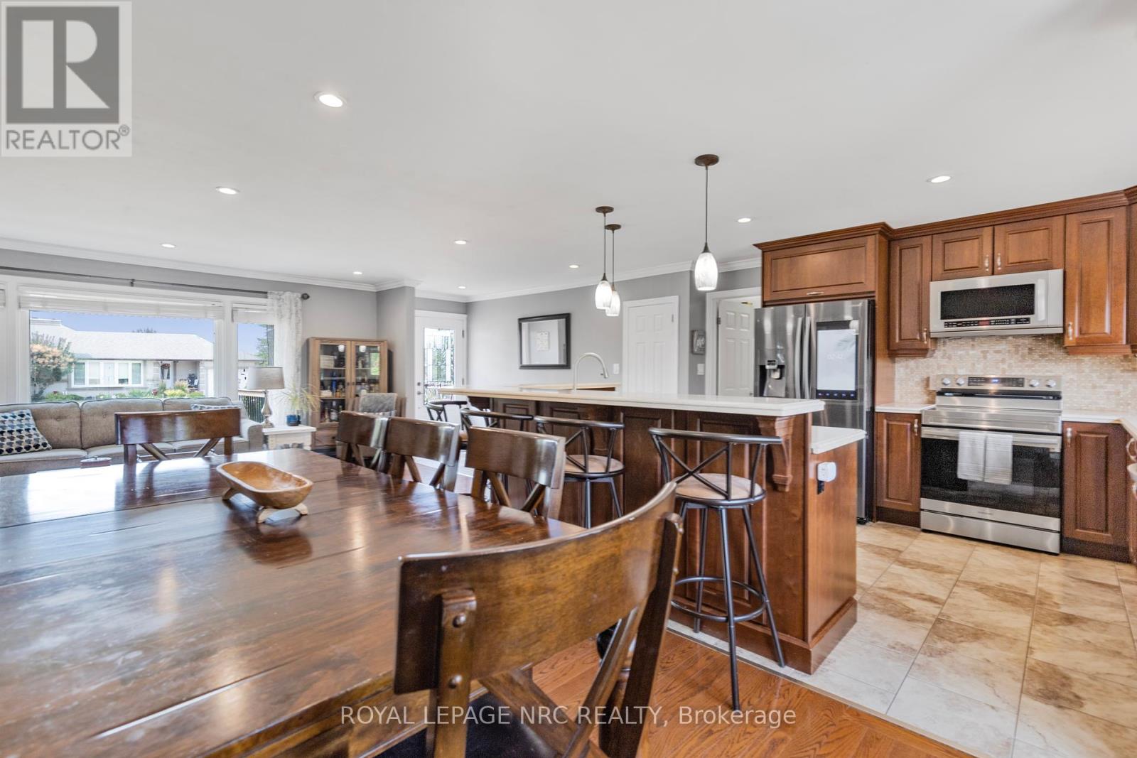 Photo 37 of 4 Cline Road, Grimsby ON