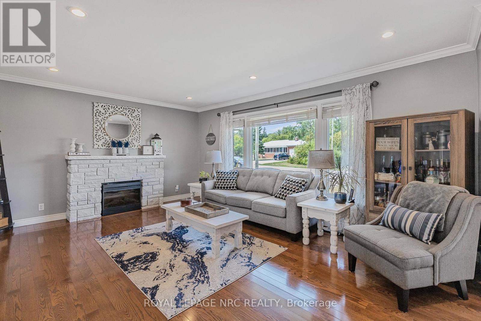 Photo 36 of 4 Cline Road, Grimsby ON