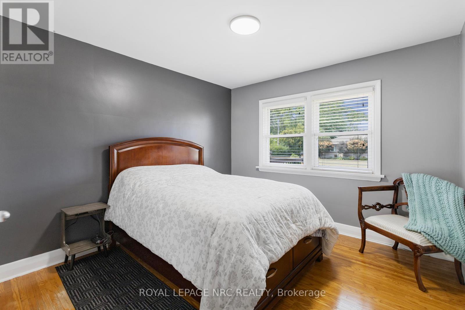 Photo 14 of 4 Cline Road, Grimsby ON