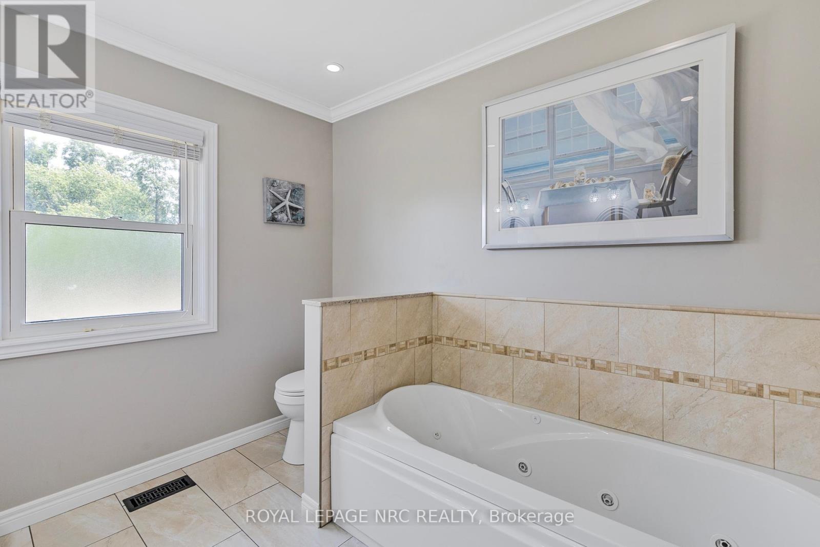 Photo 23 of 4 Cline Road, Grimsby ON