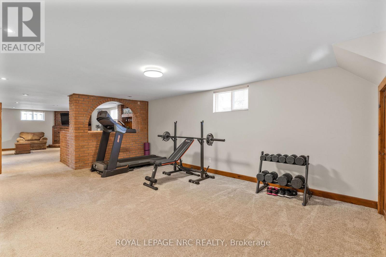 Photo 11 of 4 Cline Road, Grimsby ON